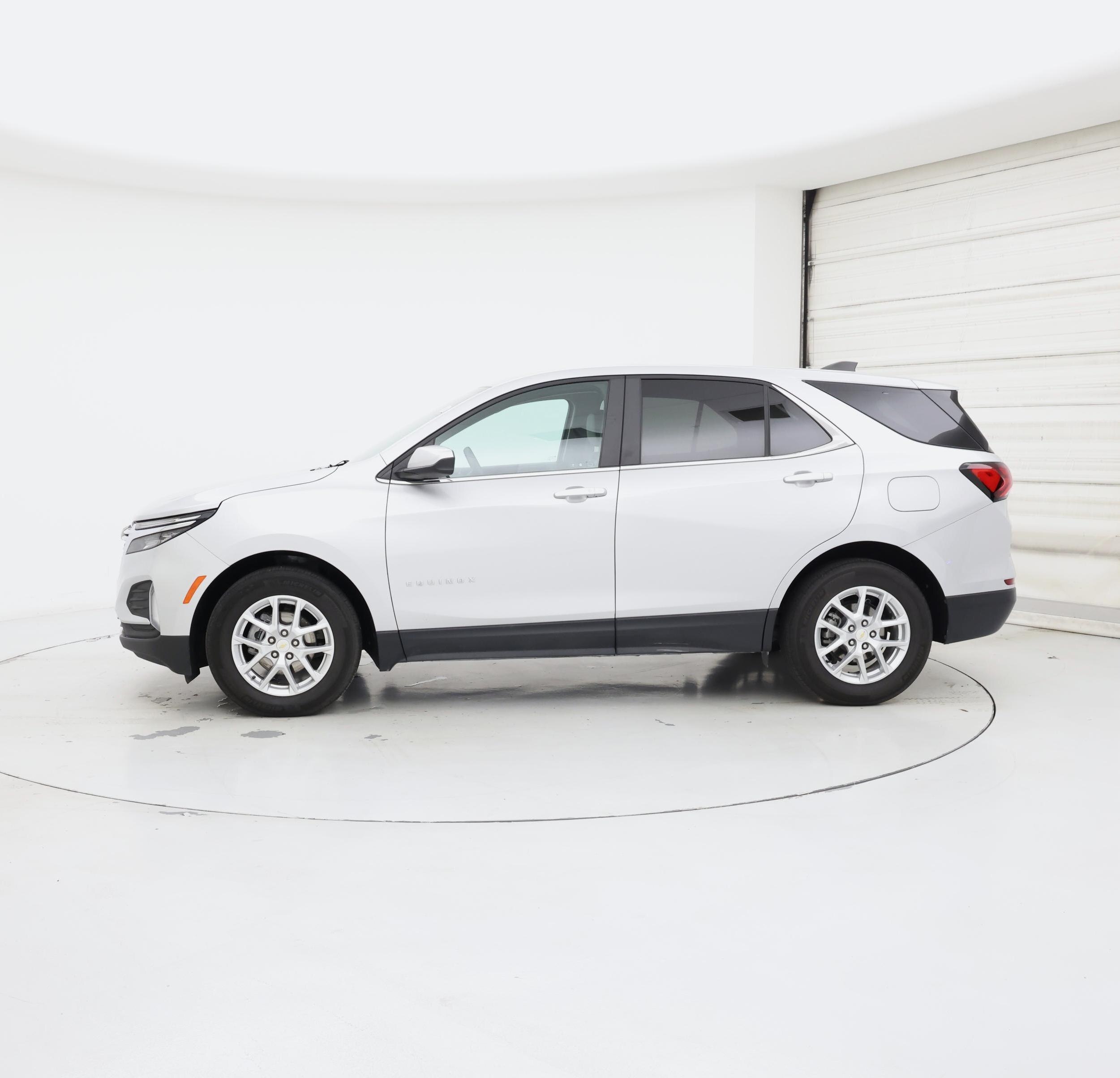 Thumbnail: 2022 Chevrolet Equinox - 3