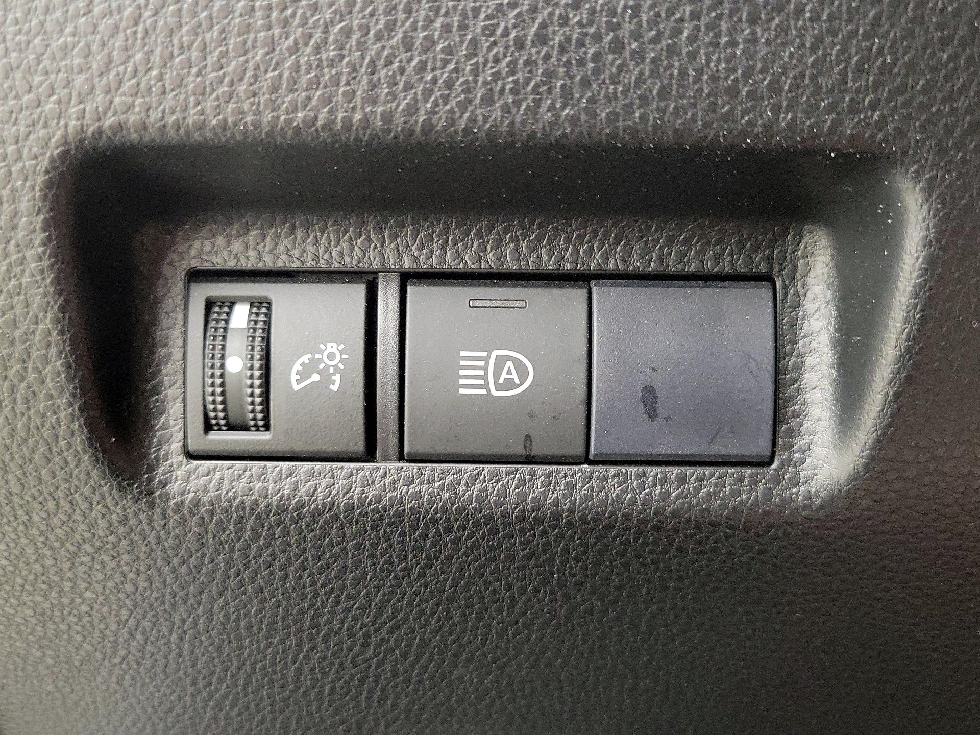 Thumbnail: 2020 Toyota RAV4 - 13