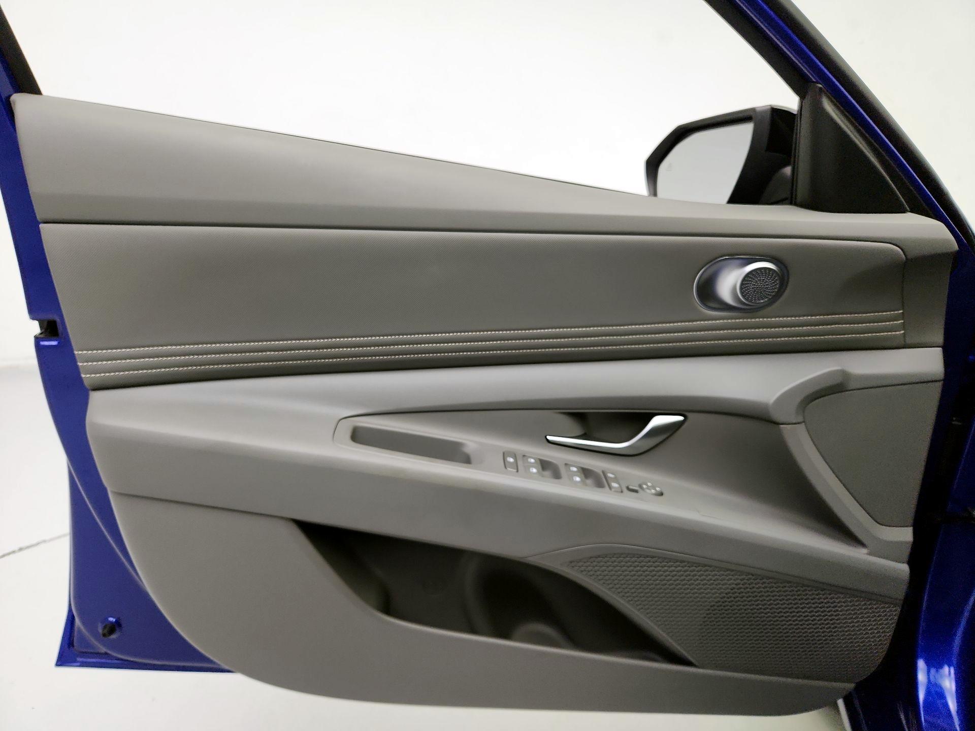 Thumbnail: 2025 Hyundai Elantra - 12