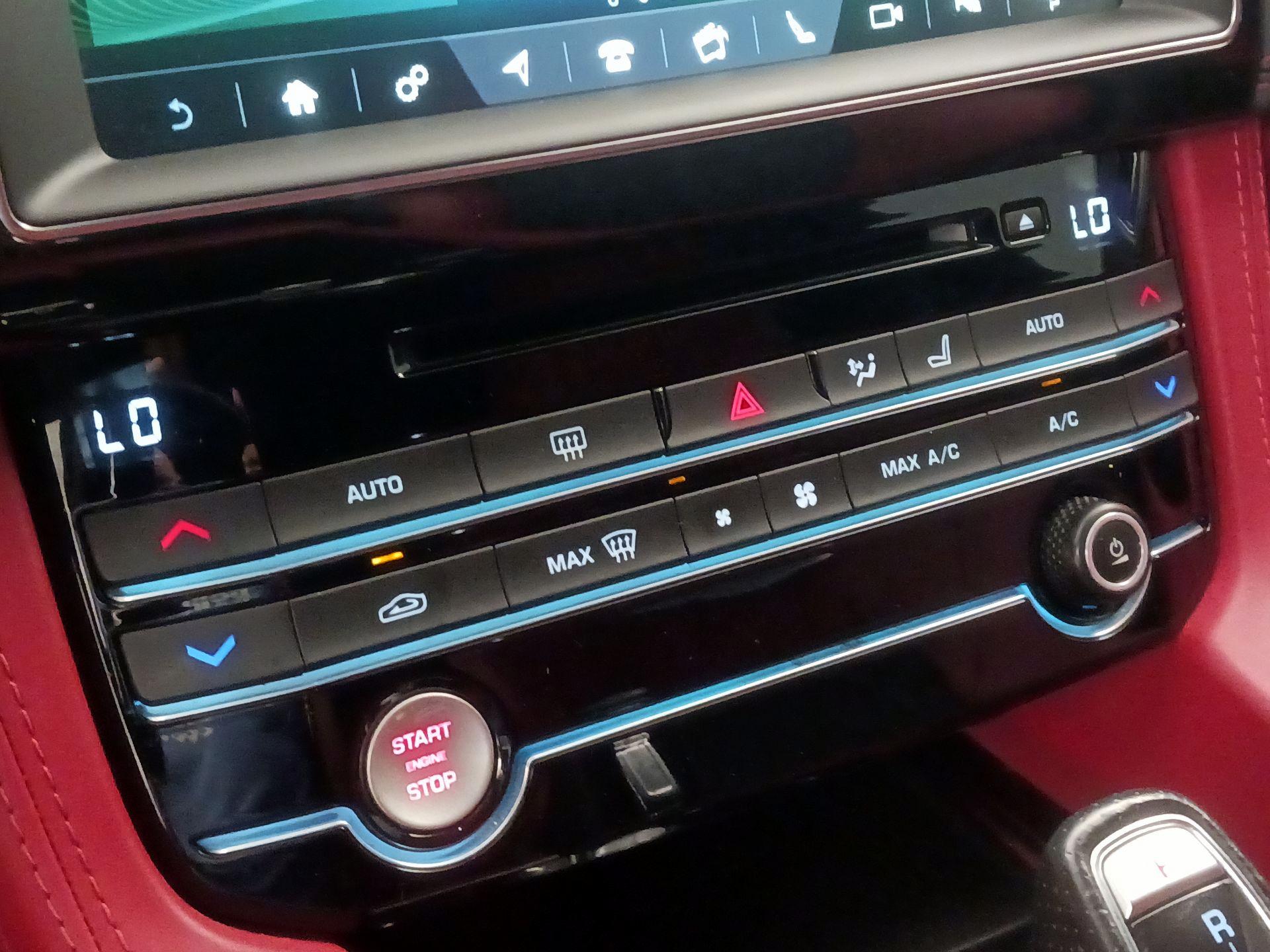 Thumbnail: 2020 Jaguar F-Pace - 17