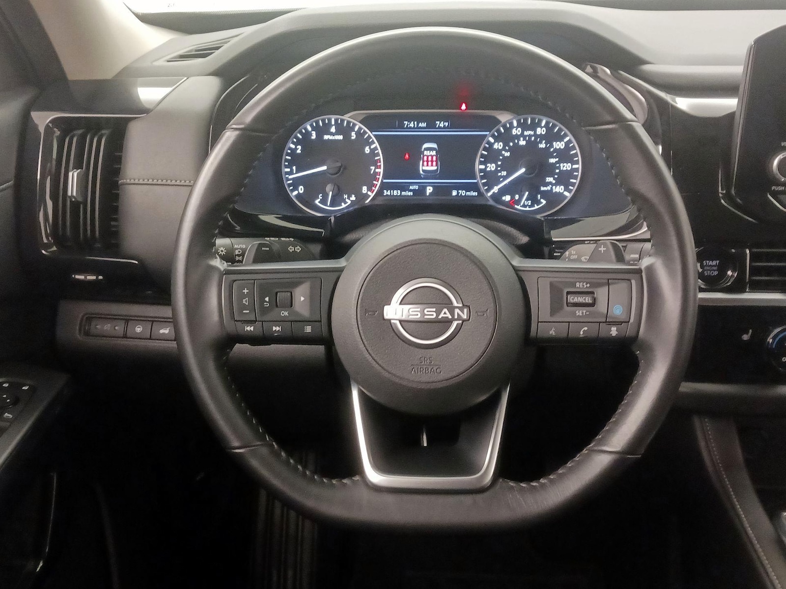 2025 Nissan Pathfinder SV - Photo 11