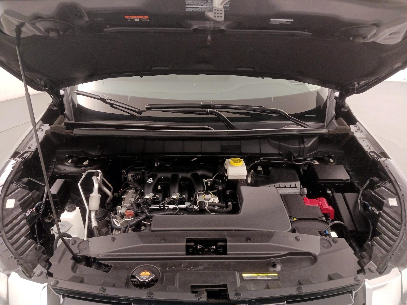 2025 Nissan Pathfinder SV - Photo 24