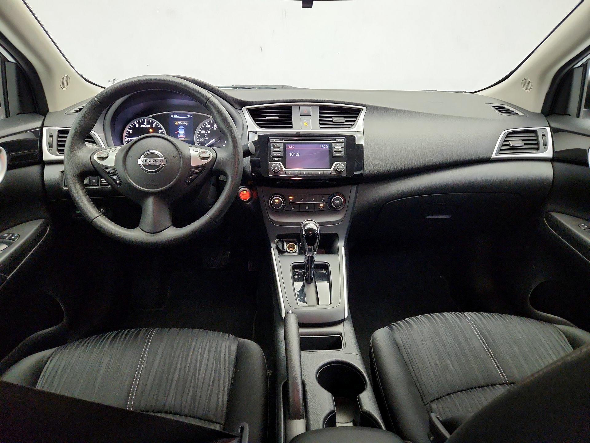 Thumbnail: 2017 Nissan Sentra - 9