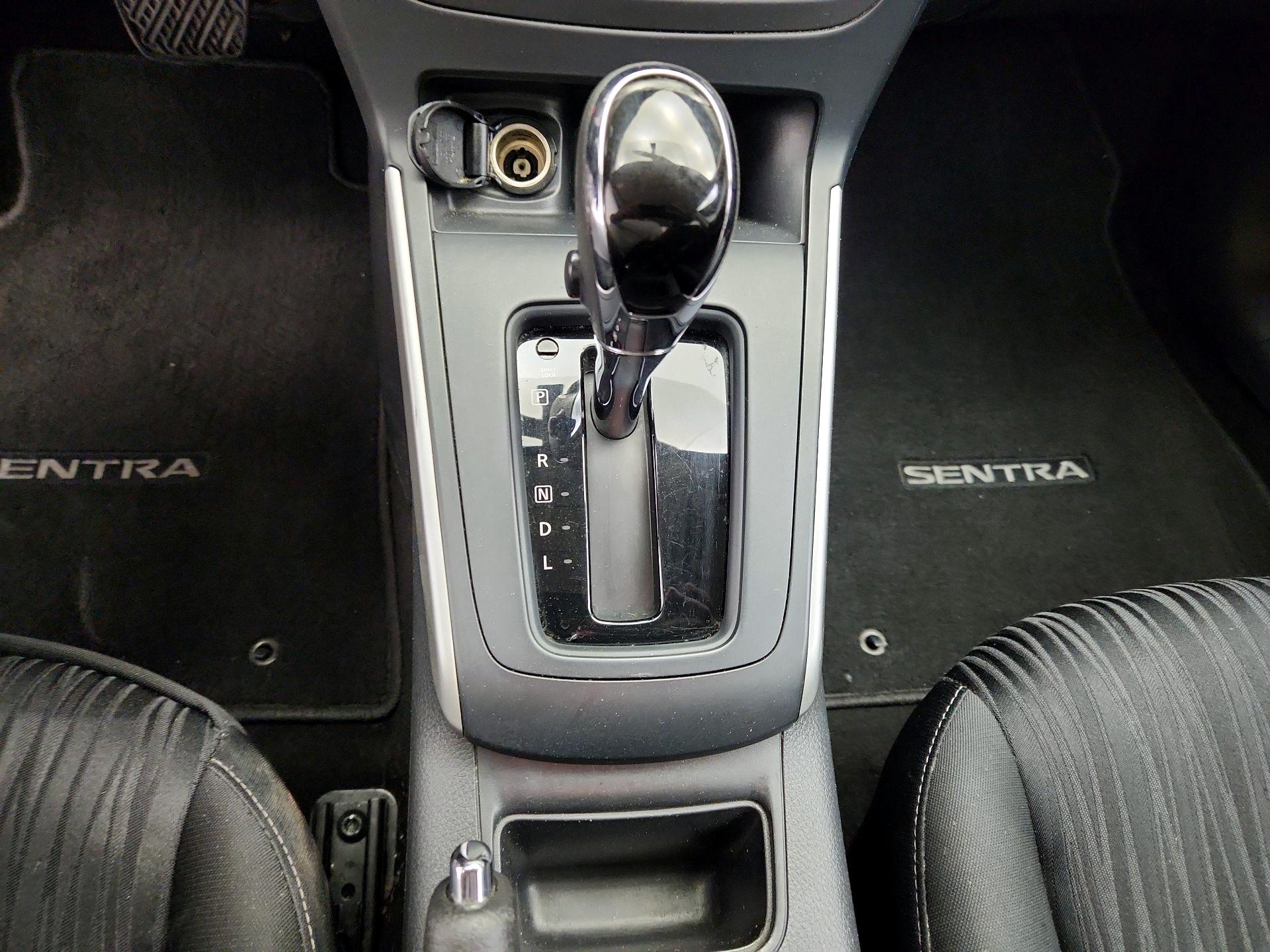 Thumbnail: 2017 Nissan Sentra - 17