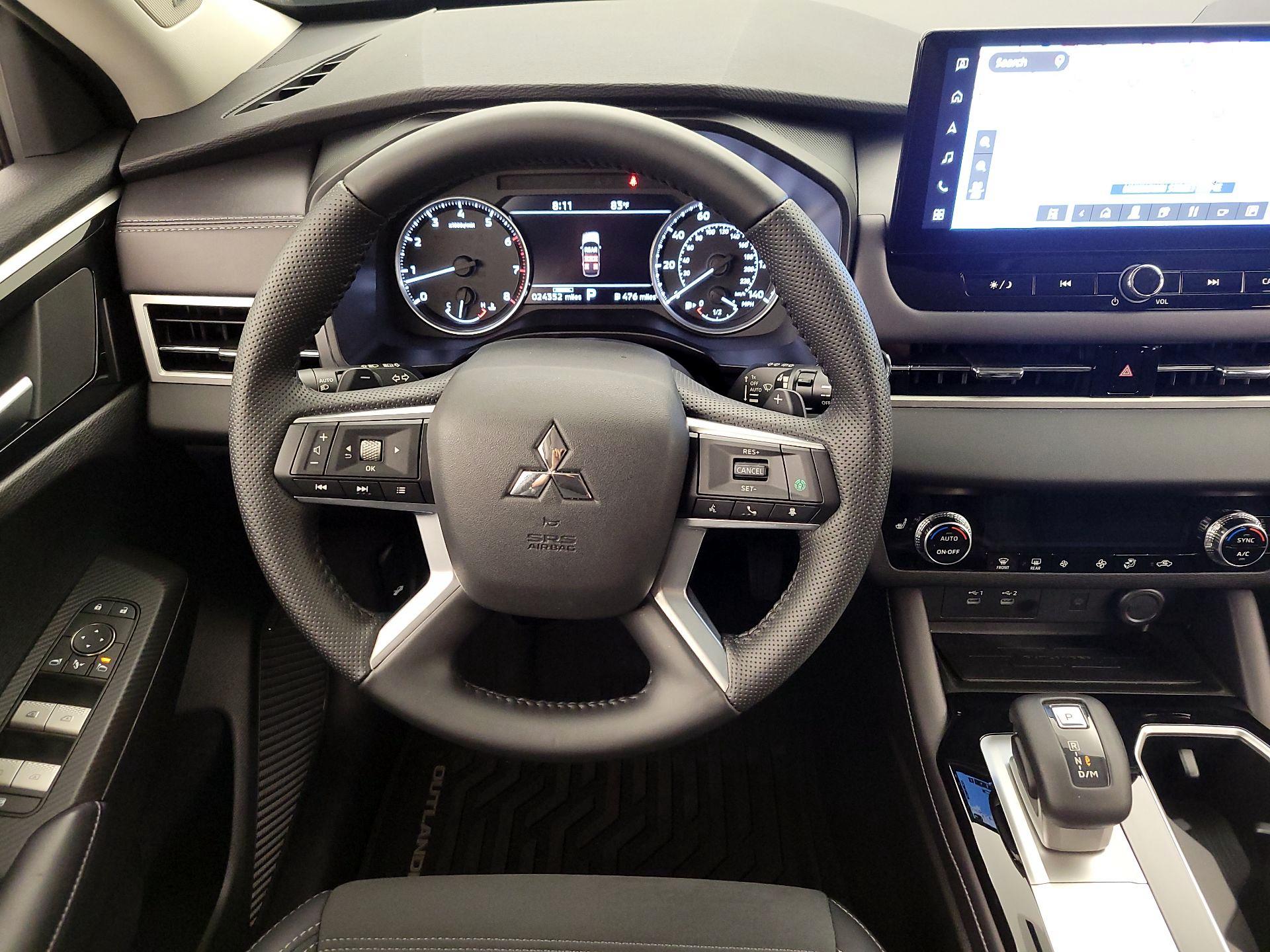 Thumbnail: 2025 Mitsubishi Outlander - 10