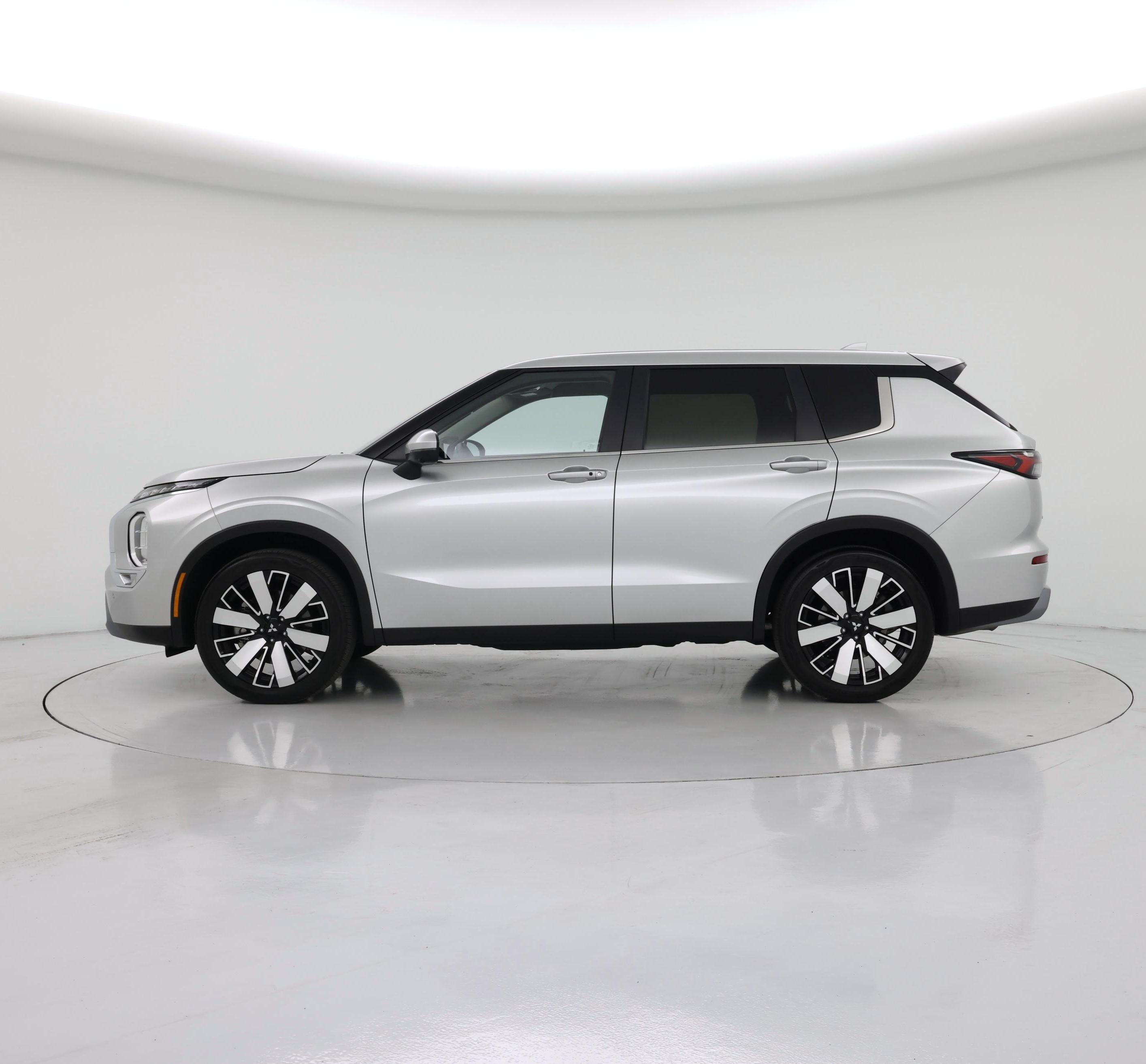 Thumbnail: 2025 Mitsubishi Outlander - 3