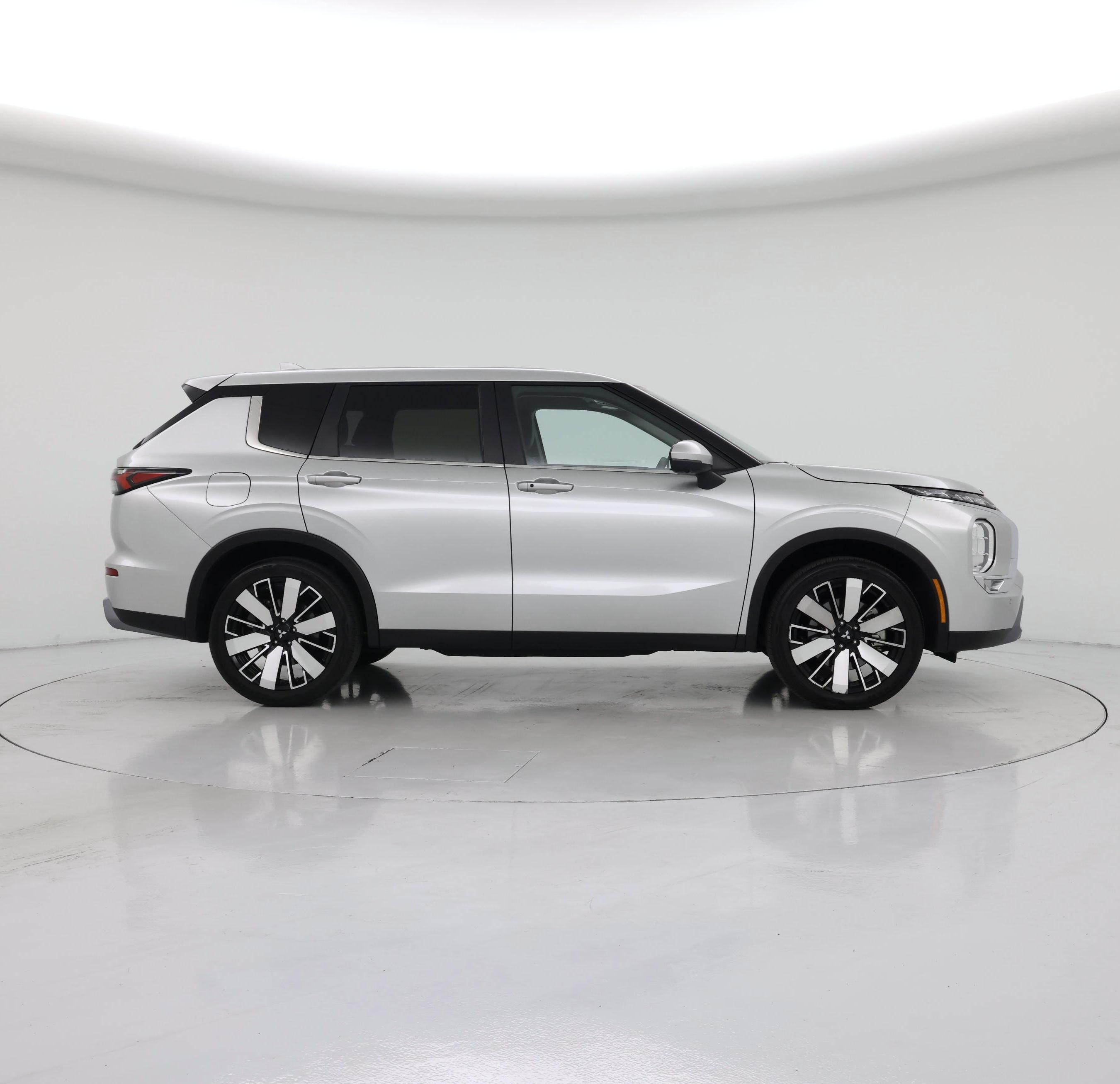Thumbnail: 2025 Mitsubishi Outlander - 7