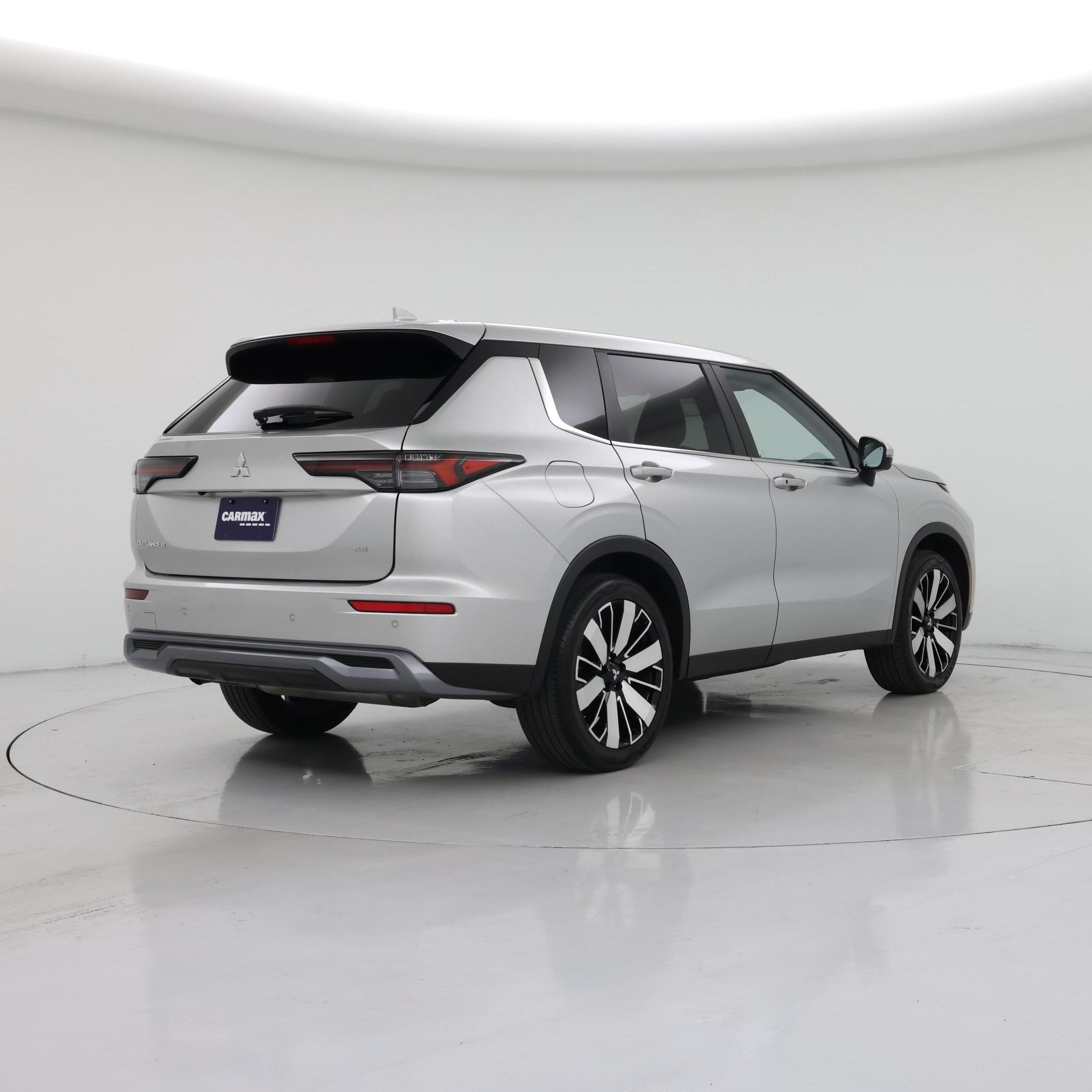 Thumbnail: 2025 Mitsubishi Outlander - 8