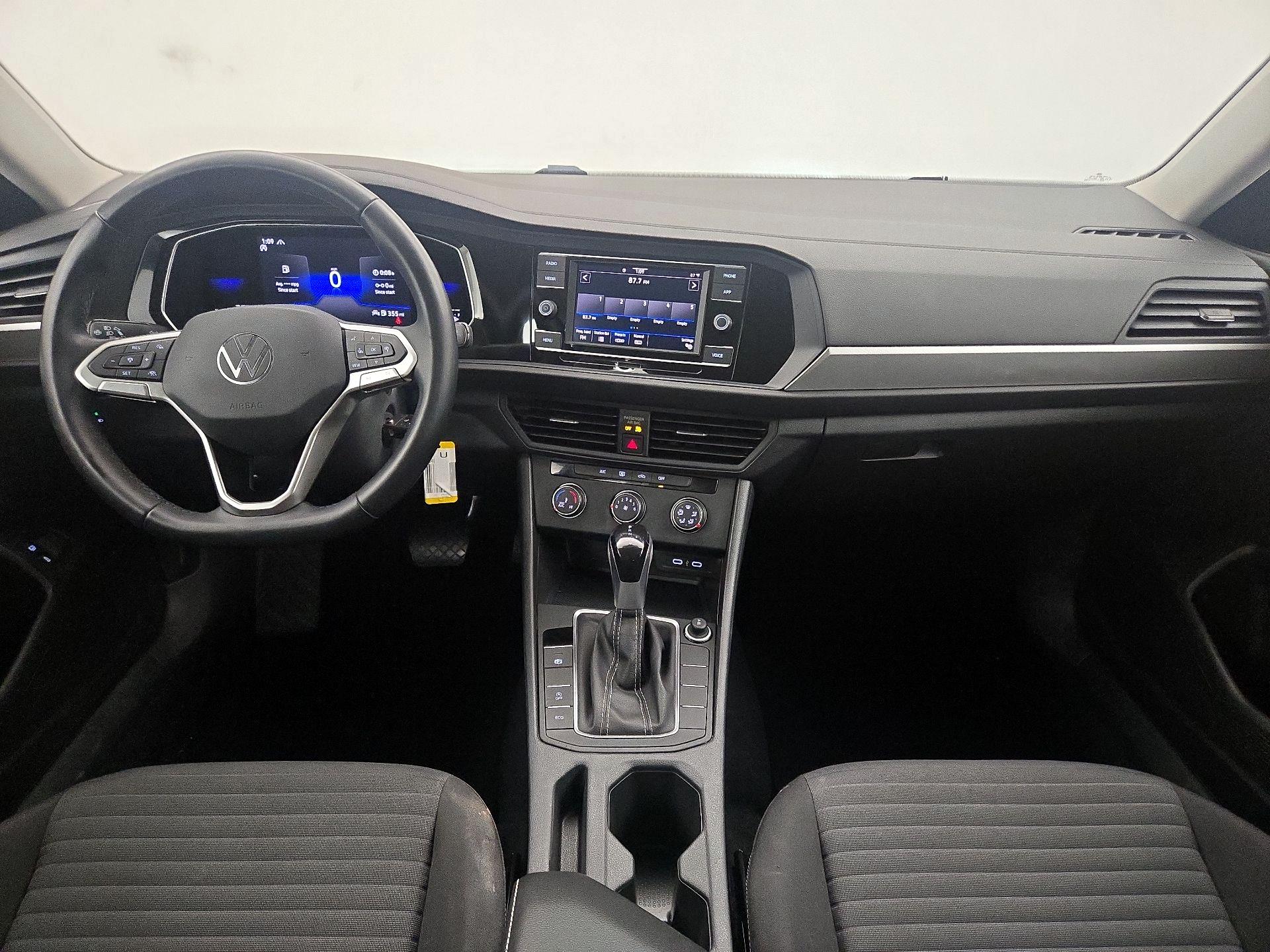 Thumbnail: 2022 Volkswagen Jetta - 9