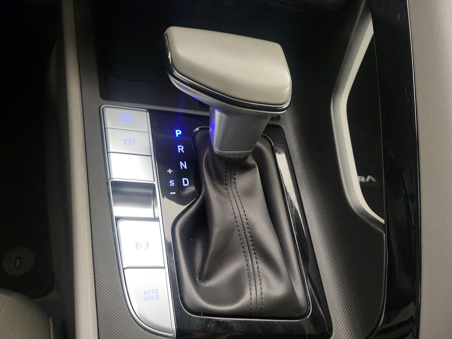 Thumbnail: 2024 Hyundai Elantra - 18