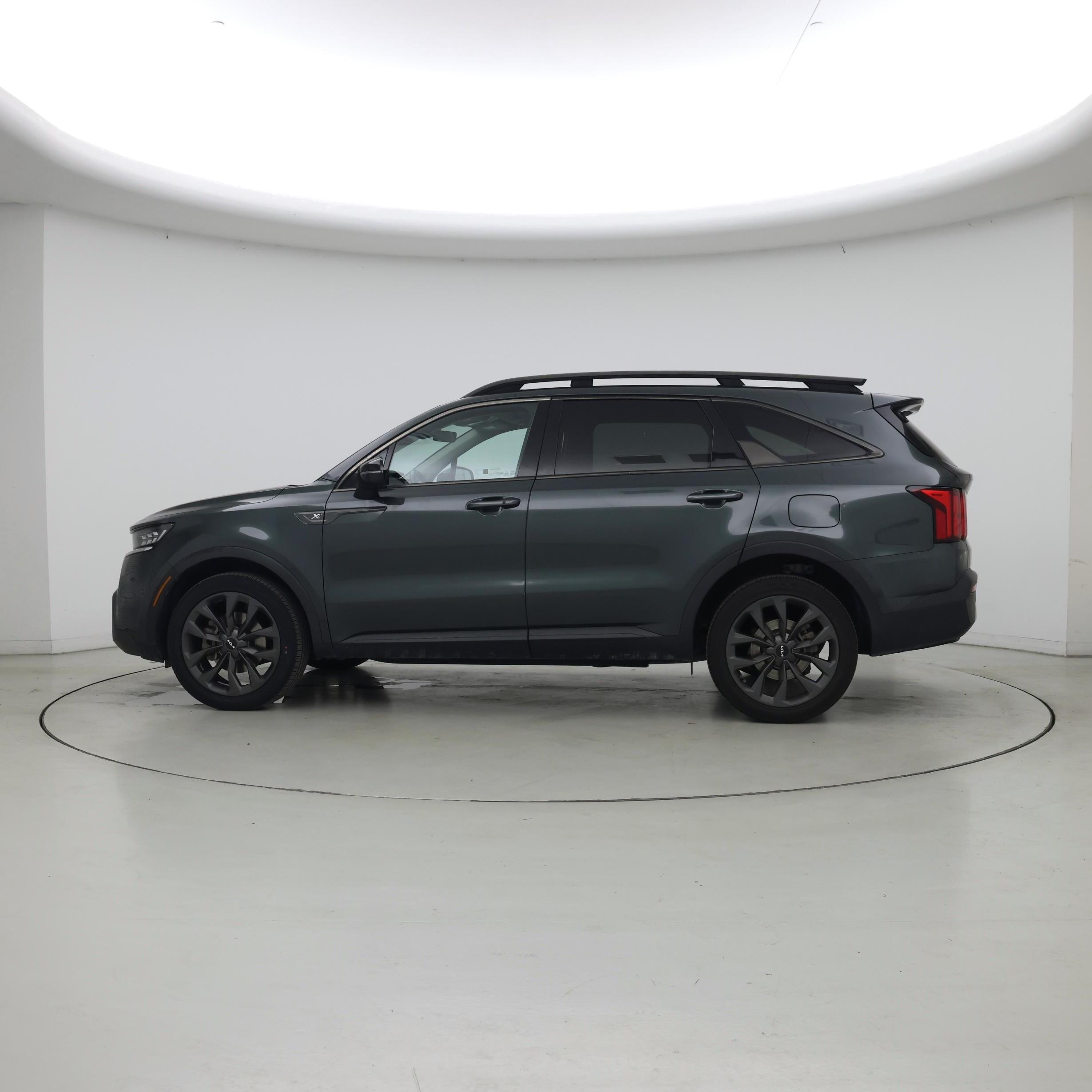 Thumbnail: 2022 Kia Sorento - 3