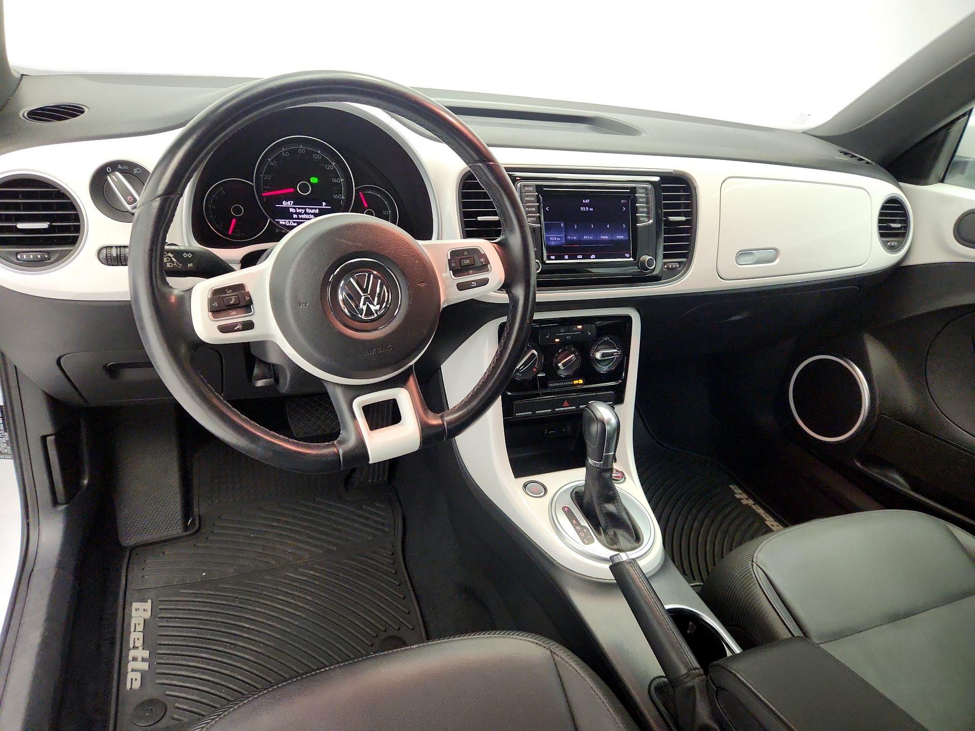 Thumbnail: 2017 Volkswagen Beetle - 9