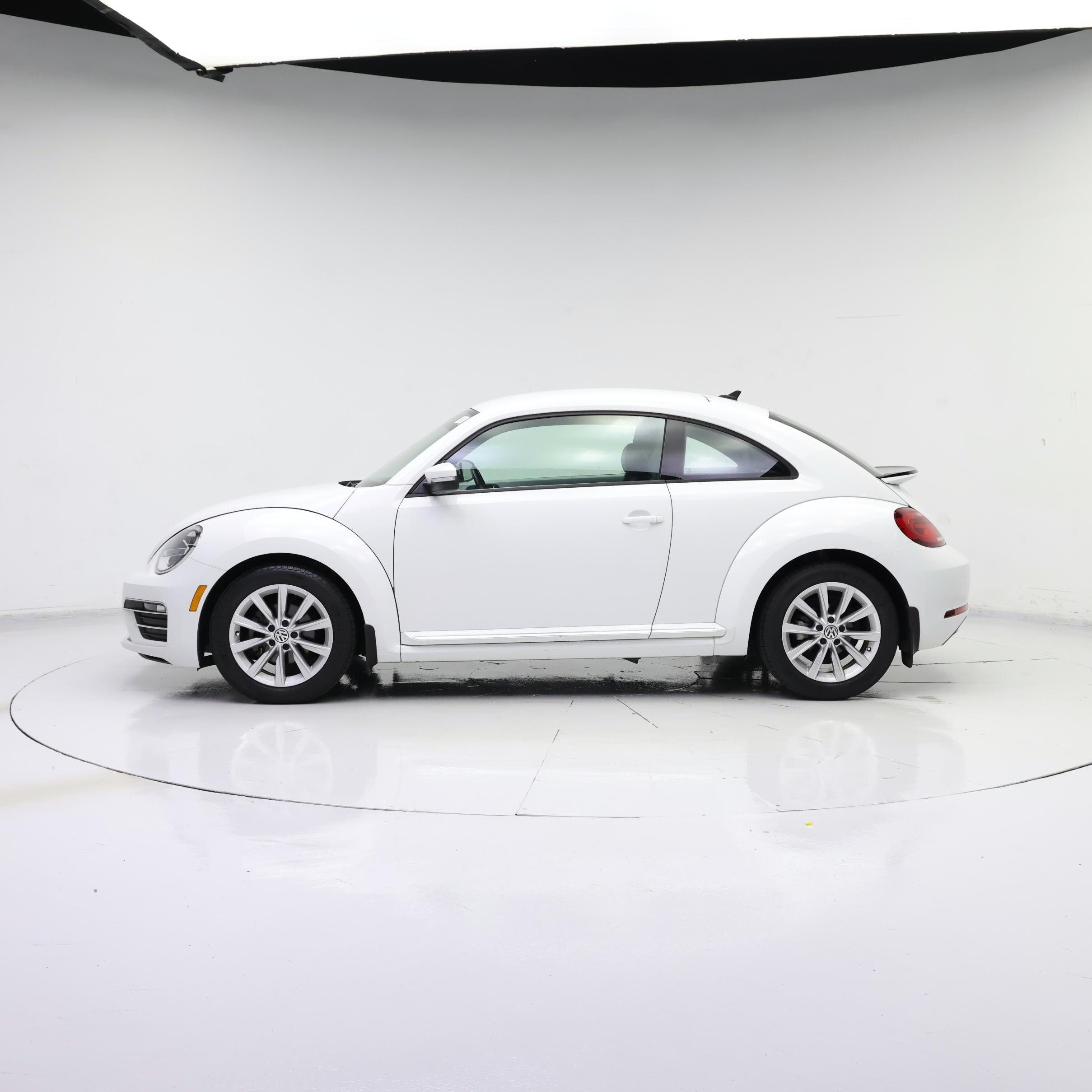 Thumbnail: 2017 Volkswagen Beetle - 3