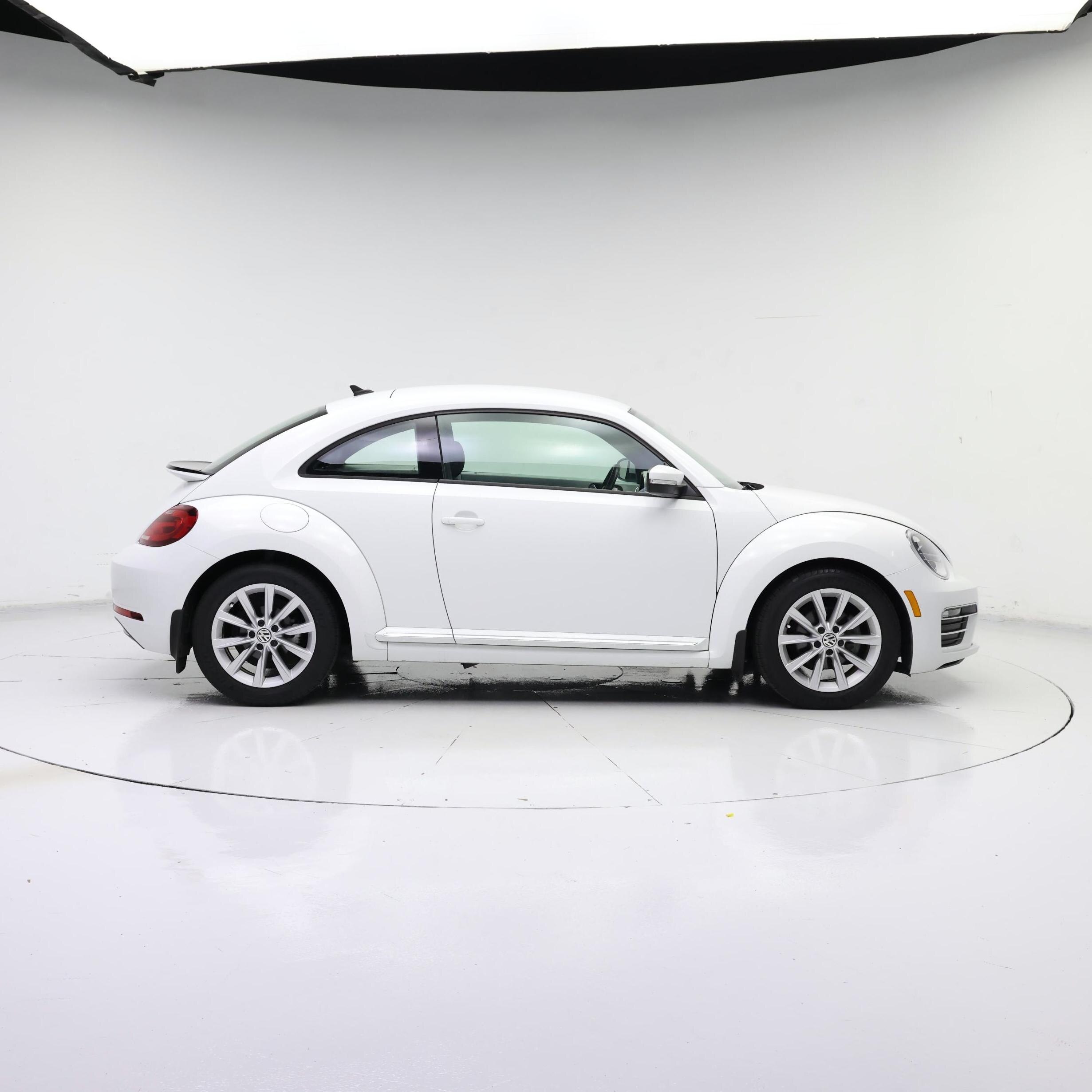 Thumbnail: 2017 Volkswagen Beetle - 7