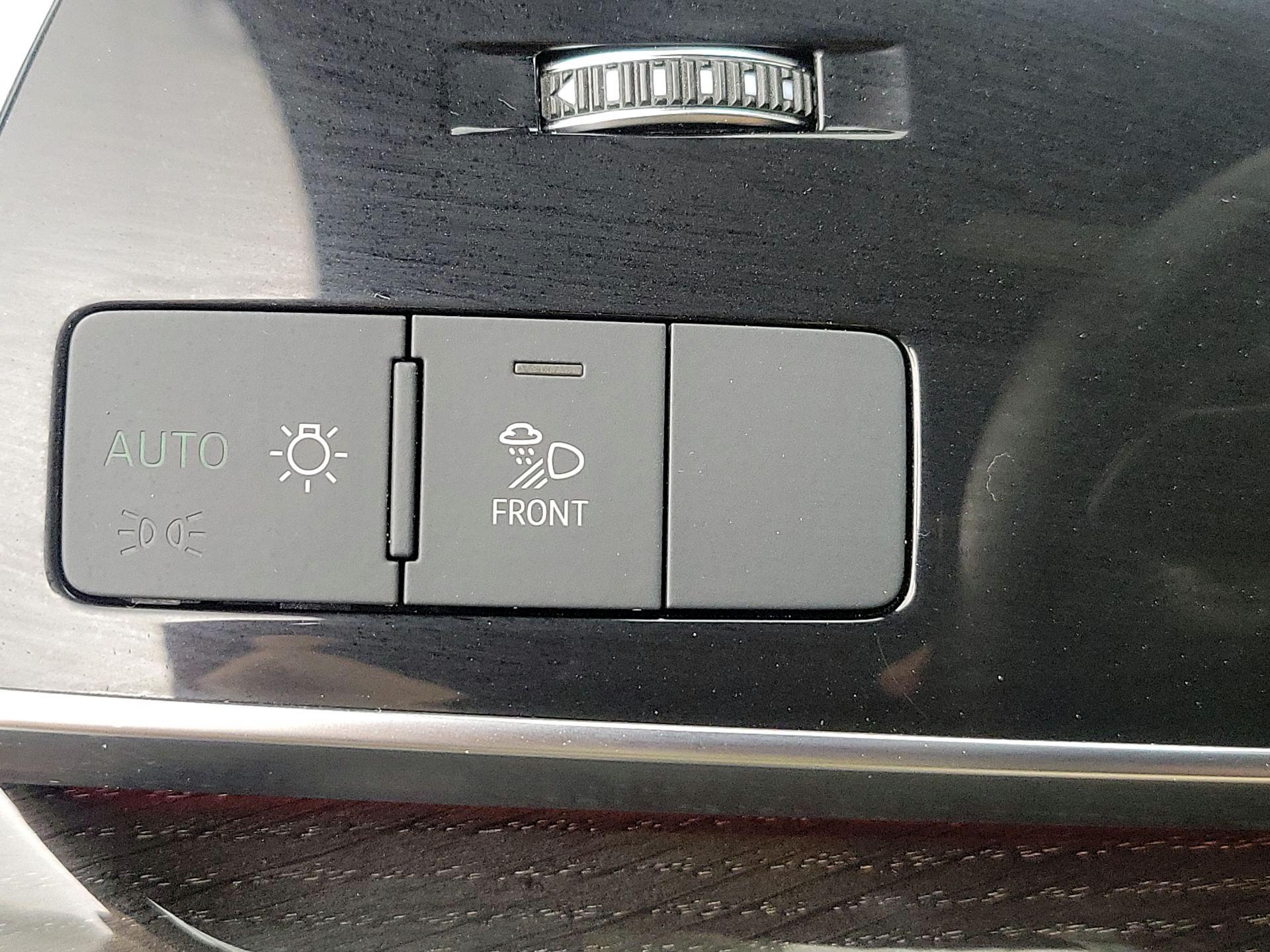 Thumbnail: 2021 Audi SQ8 - 13
