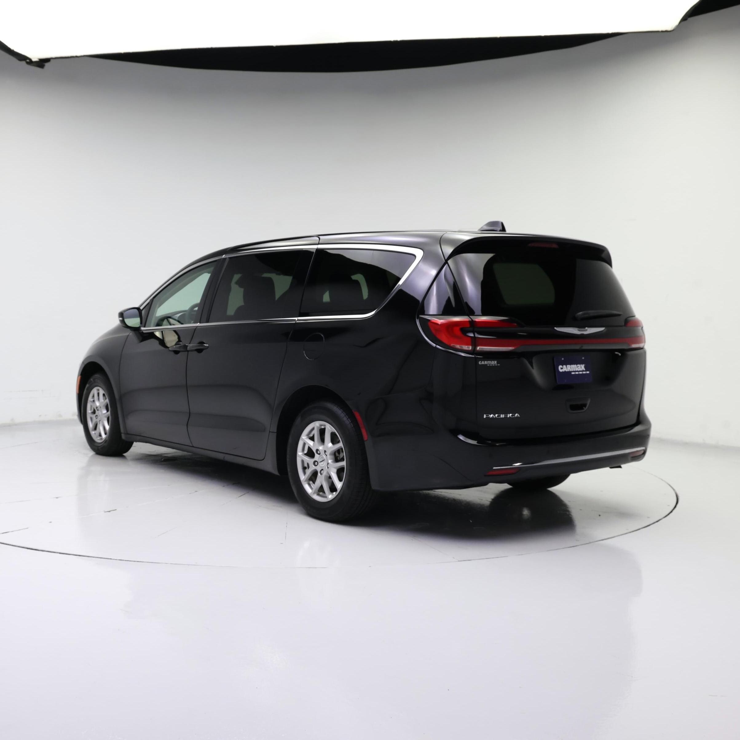 Thumbnail: 2024 Chrysler Pacifica - 2