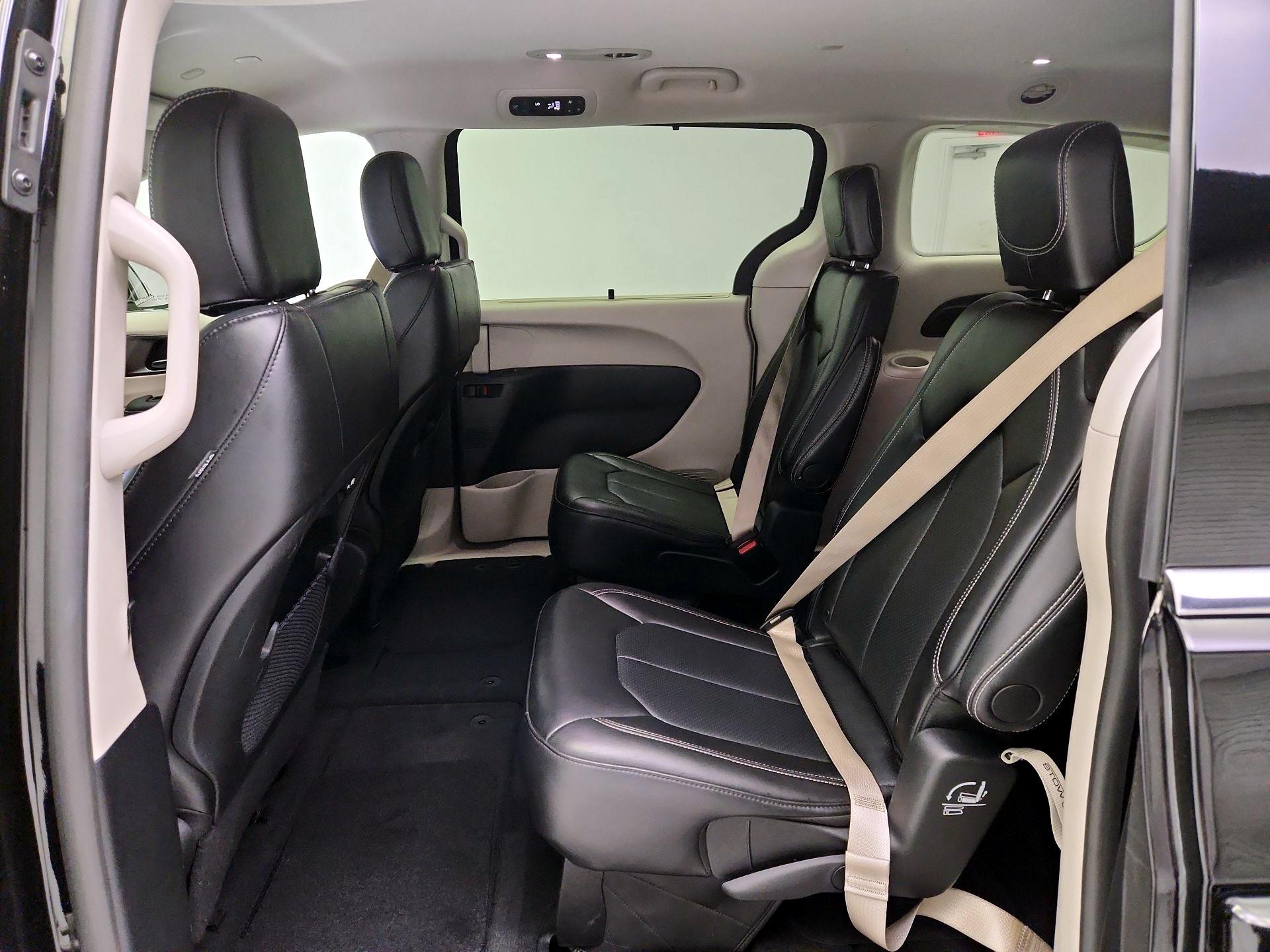 Thumbnail: 2024 Chrysler Pacifica - 19