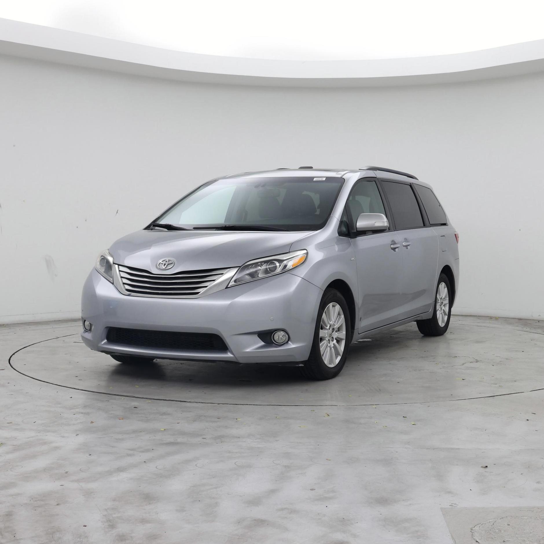Thumbnail: 2017 Toyota Sienna - 4