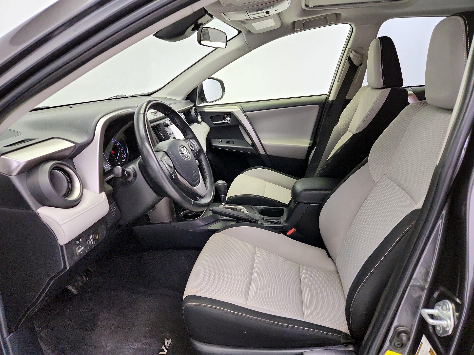 Thumbnail: 2018 Toyota RAV4 - 11