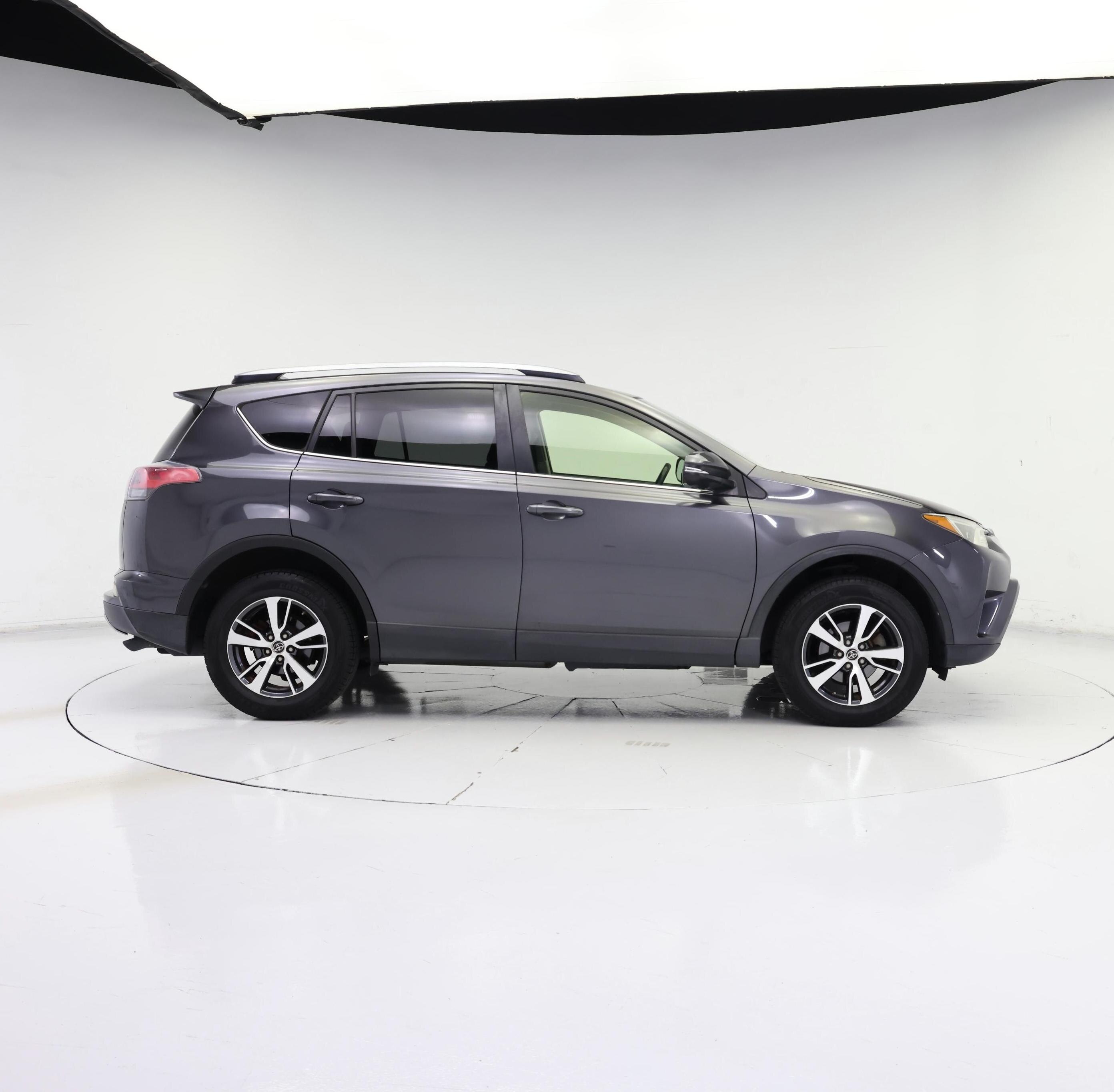 Thumbnail: 2018 Toyota RAV4 - 7