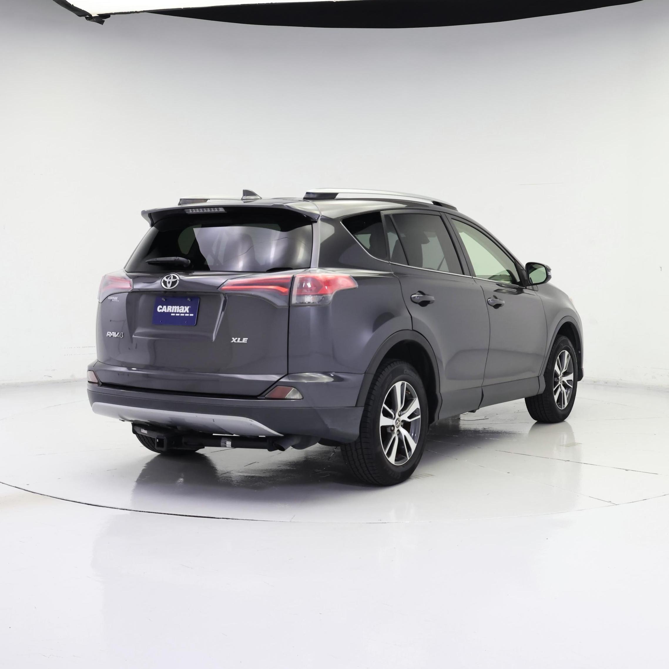 Thumbnail: 2018 Toyota RAV4 - 8