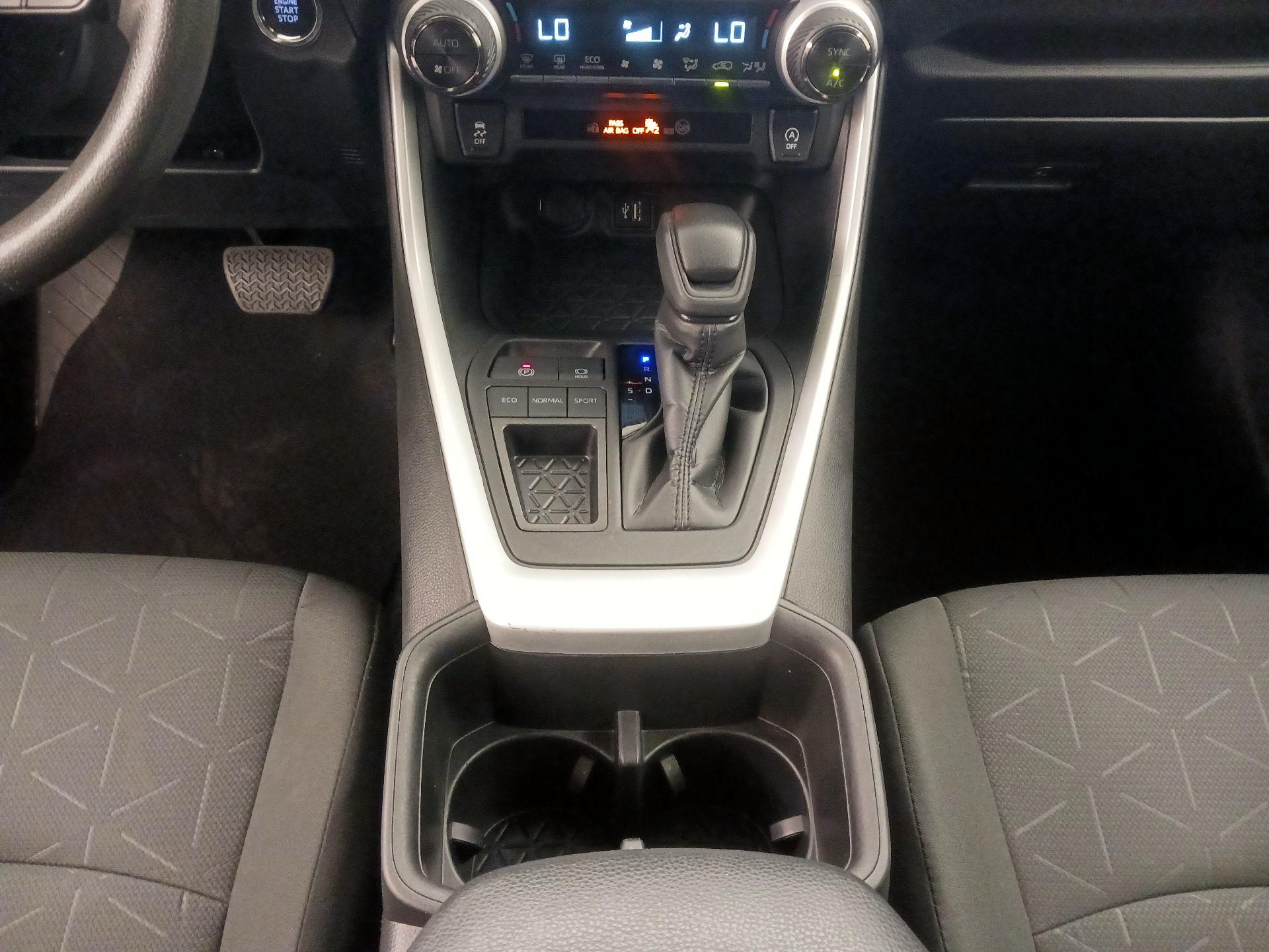 Thumbnail: 2024 Toyota RAV4 - 17