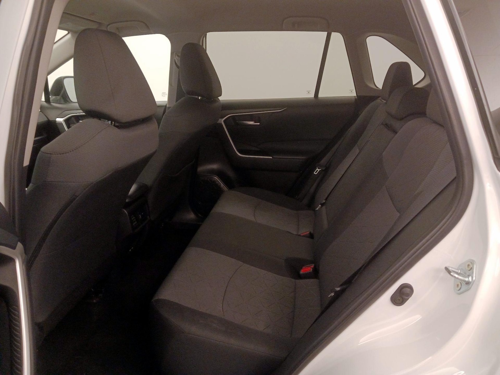 2024 Toyota RAV4 XLE - Photo 20