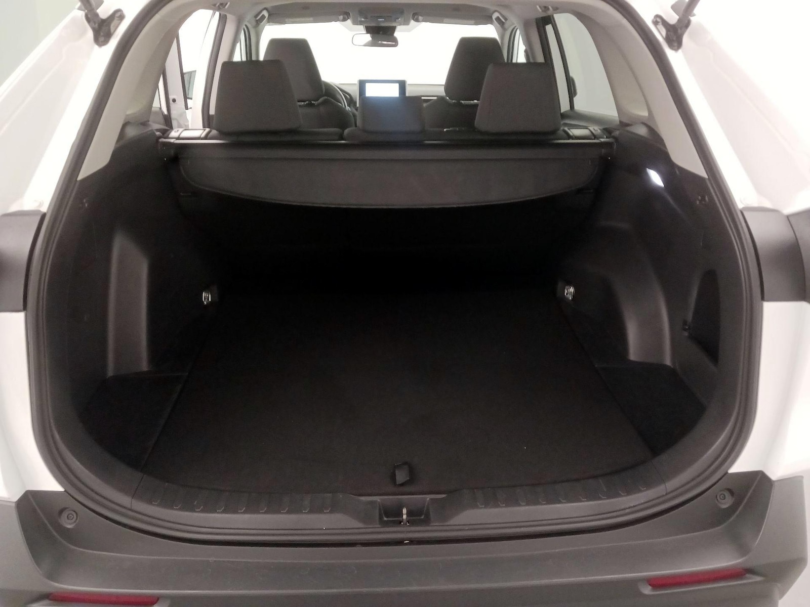2024 Toyota RAV4 XLE - Photo 21