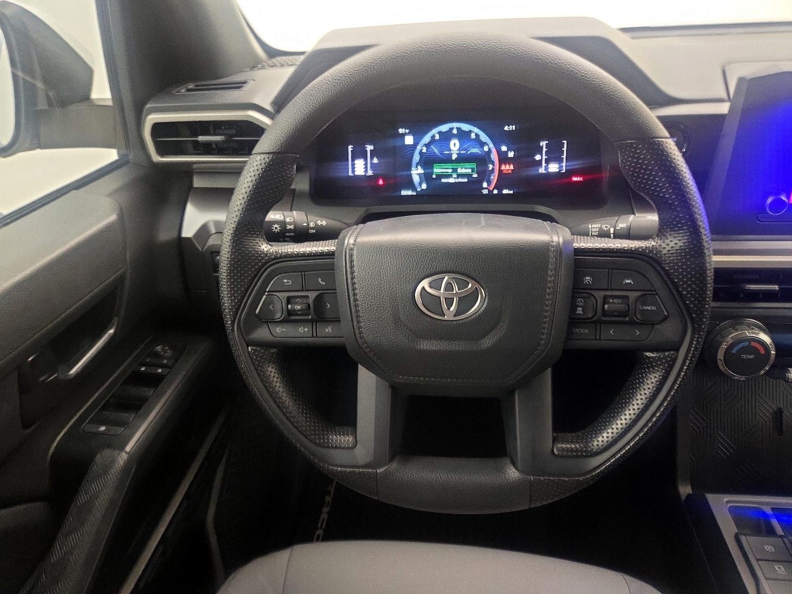 2026 Toyota Tacoma SR5 - Photo 11