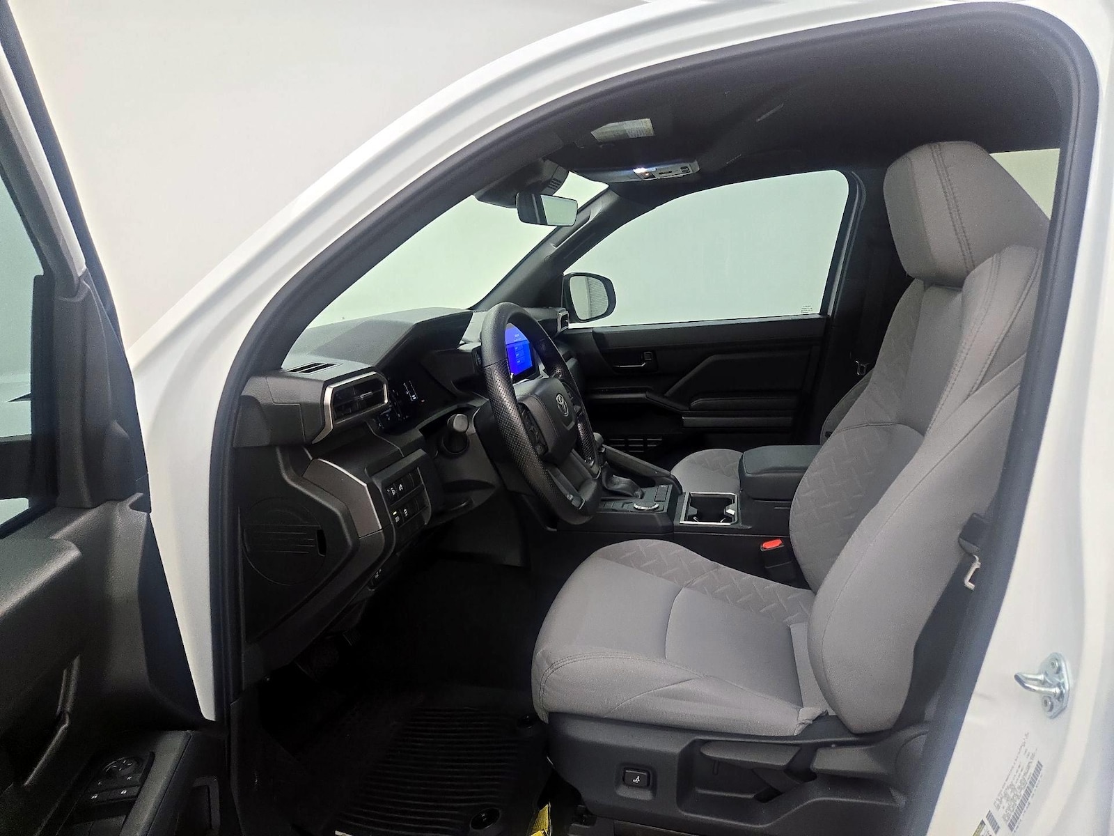 2026 Toyota Tacoma SR5 - Photo 12