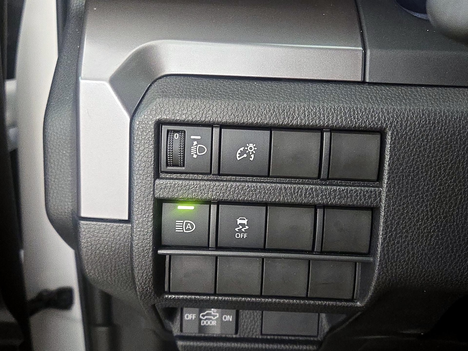 2026 Toyota Tacoma SR5 - Photo 14