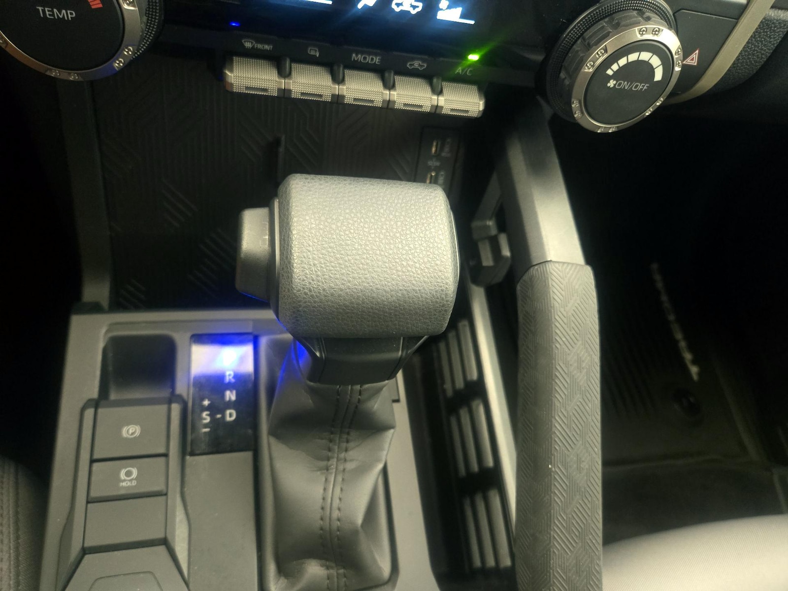 2026 Toyota Tacoma SR5 - Photo 18