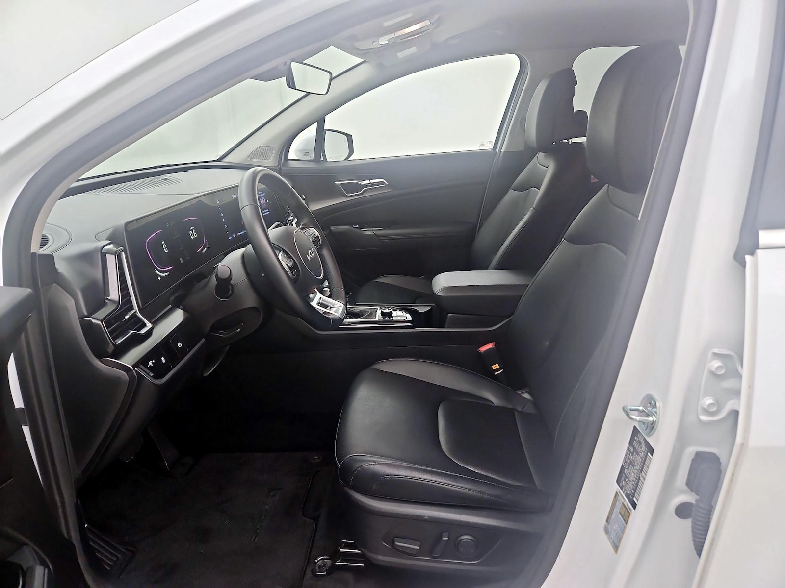 2024 Kia Sportage EX - Photo 12