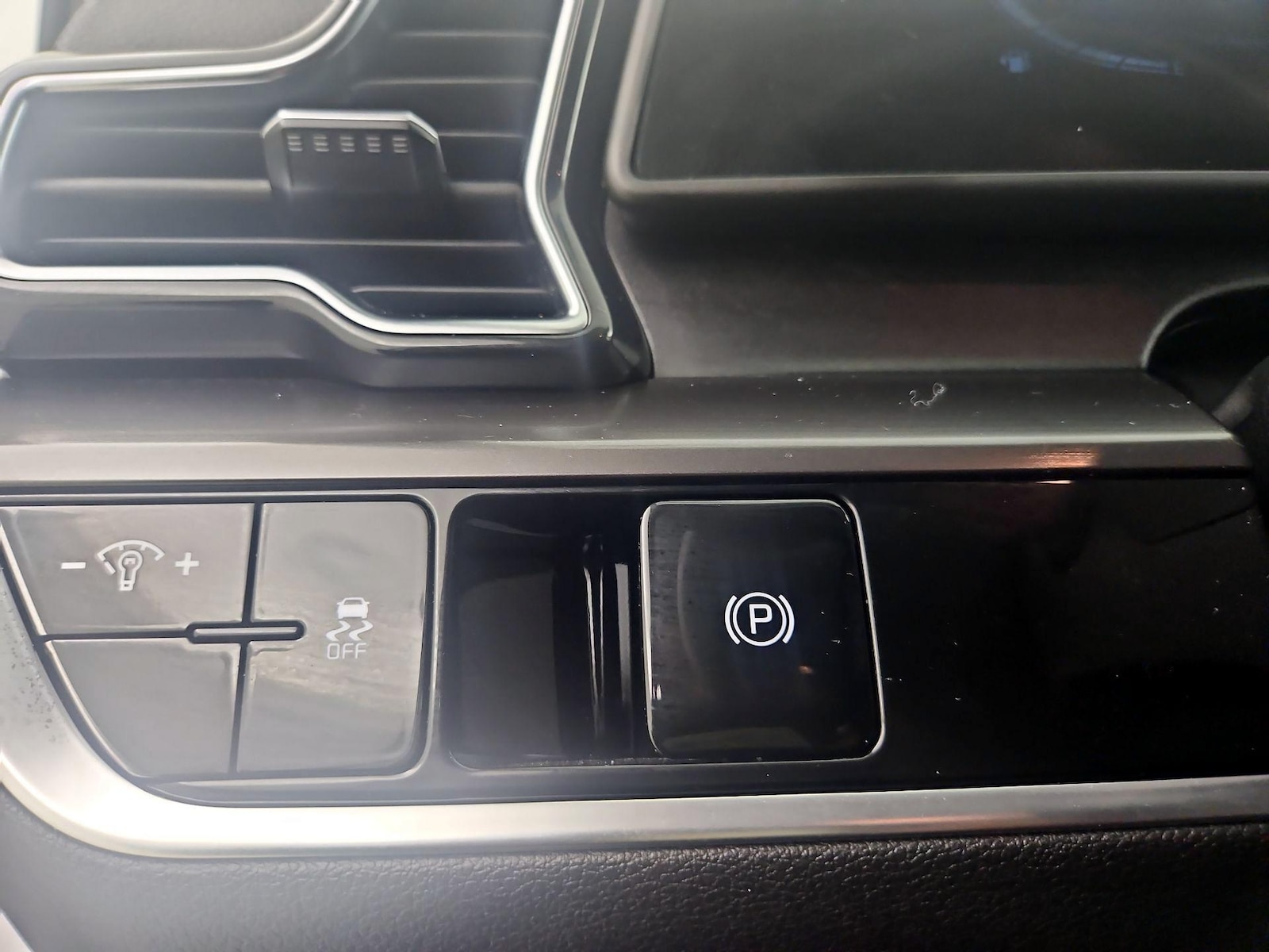2024 Kia Sportage EX - Photo 14