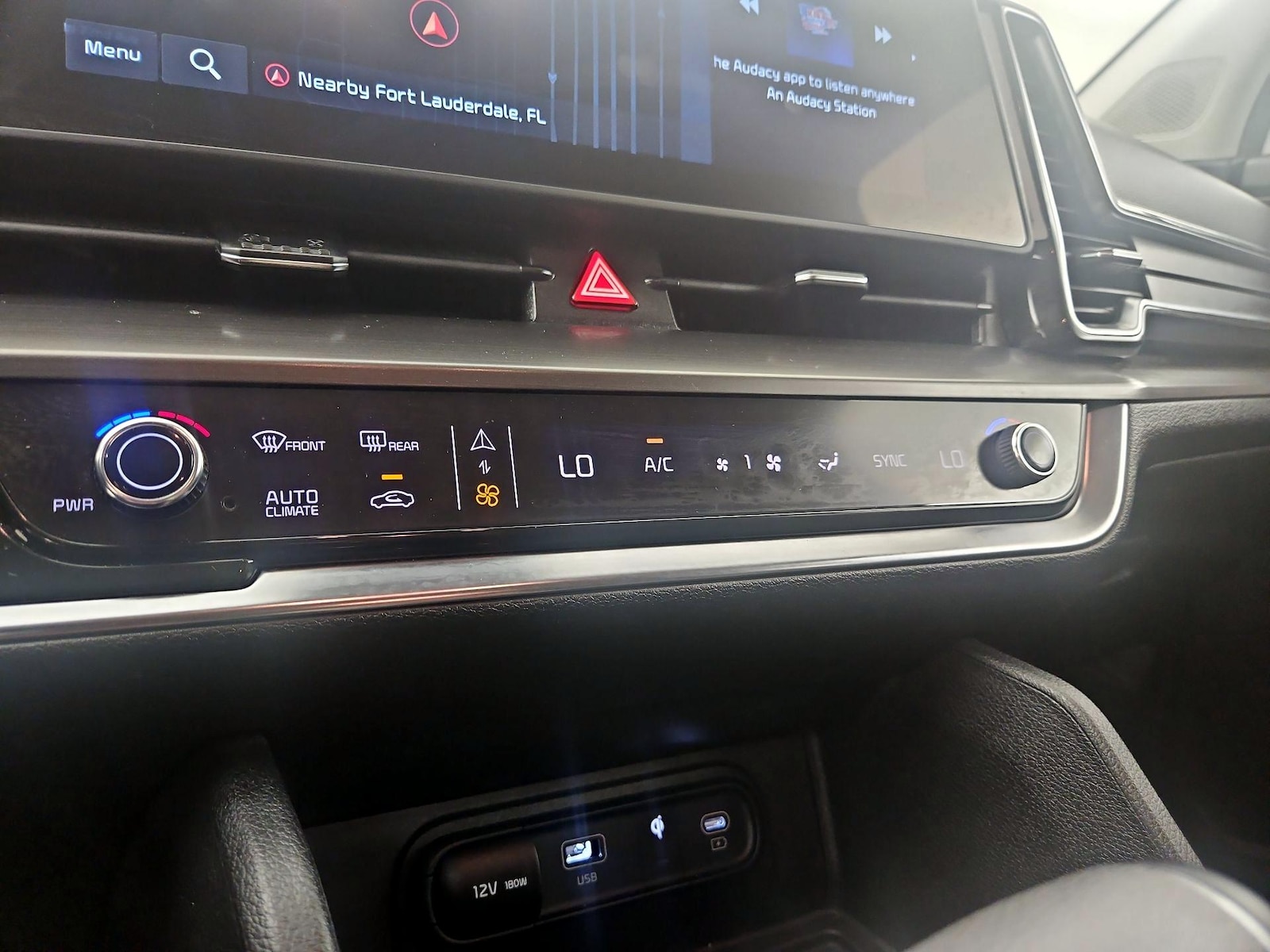 2024 Kia Sportage EX - Photo 18