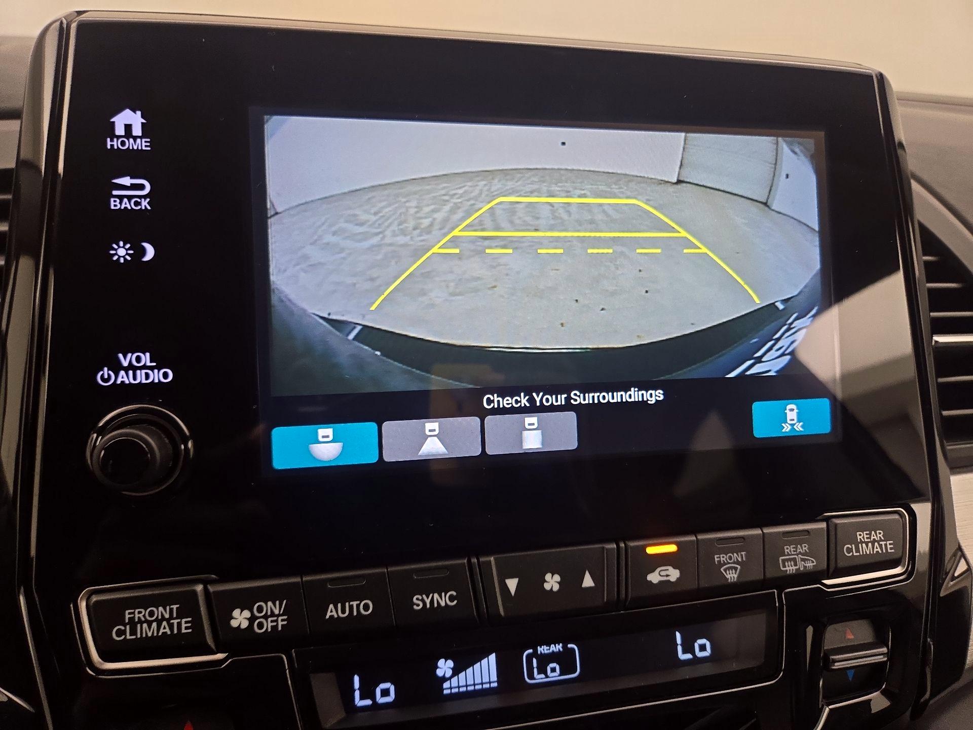 Thumbnail: 2018 Honda Odyssey - 14