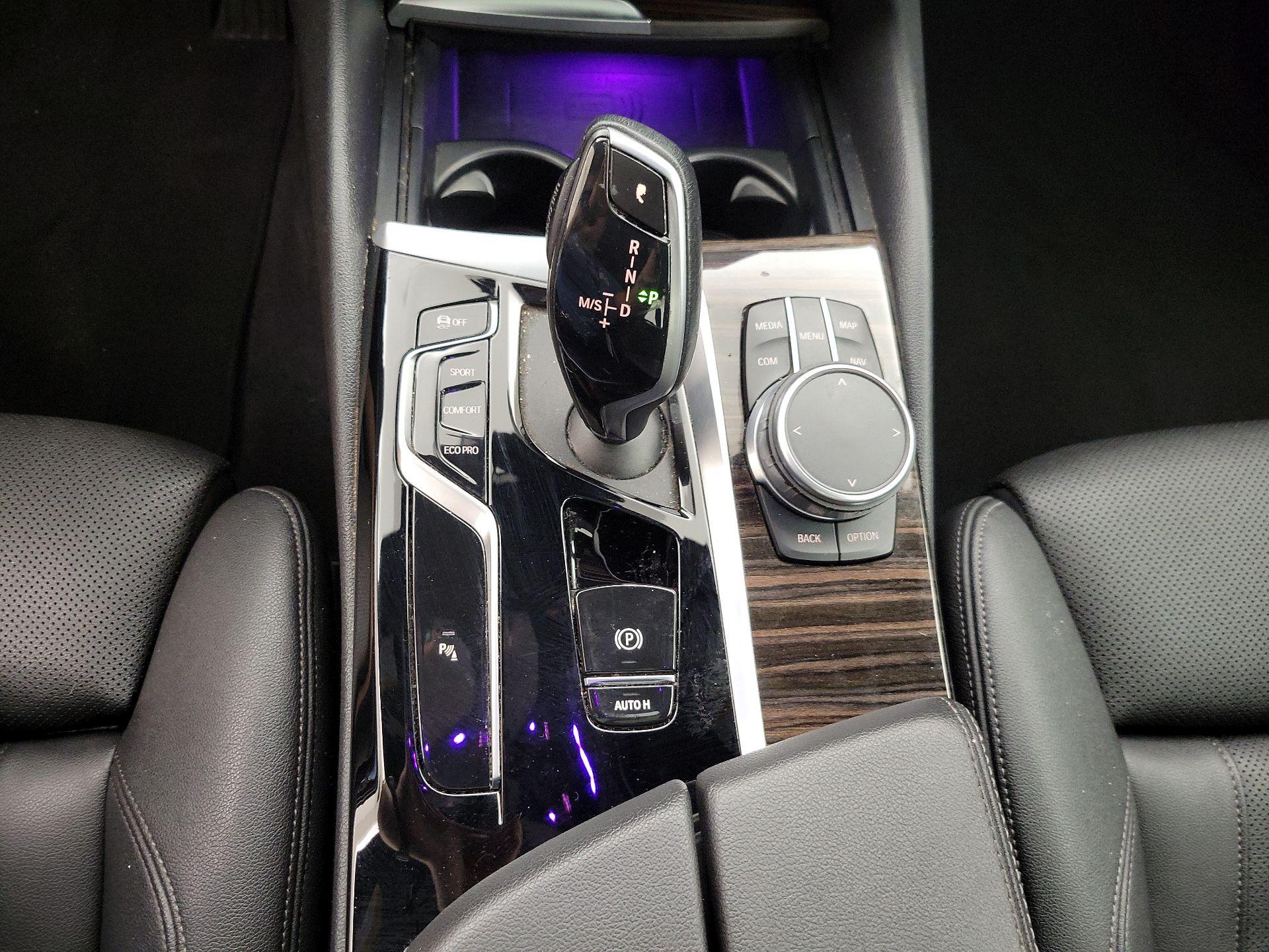 Thumbnail: 2021 BMW 5 Series - 18