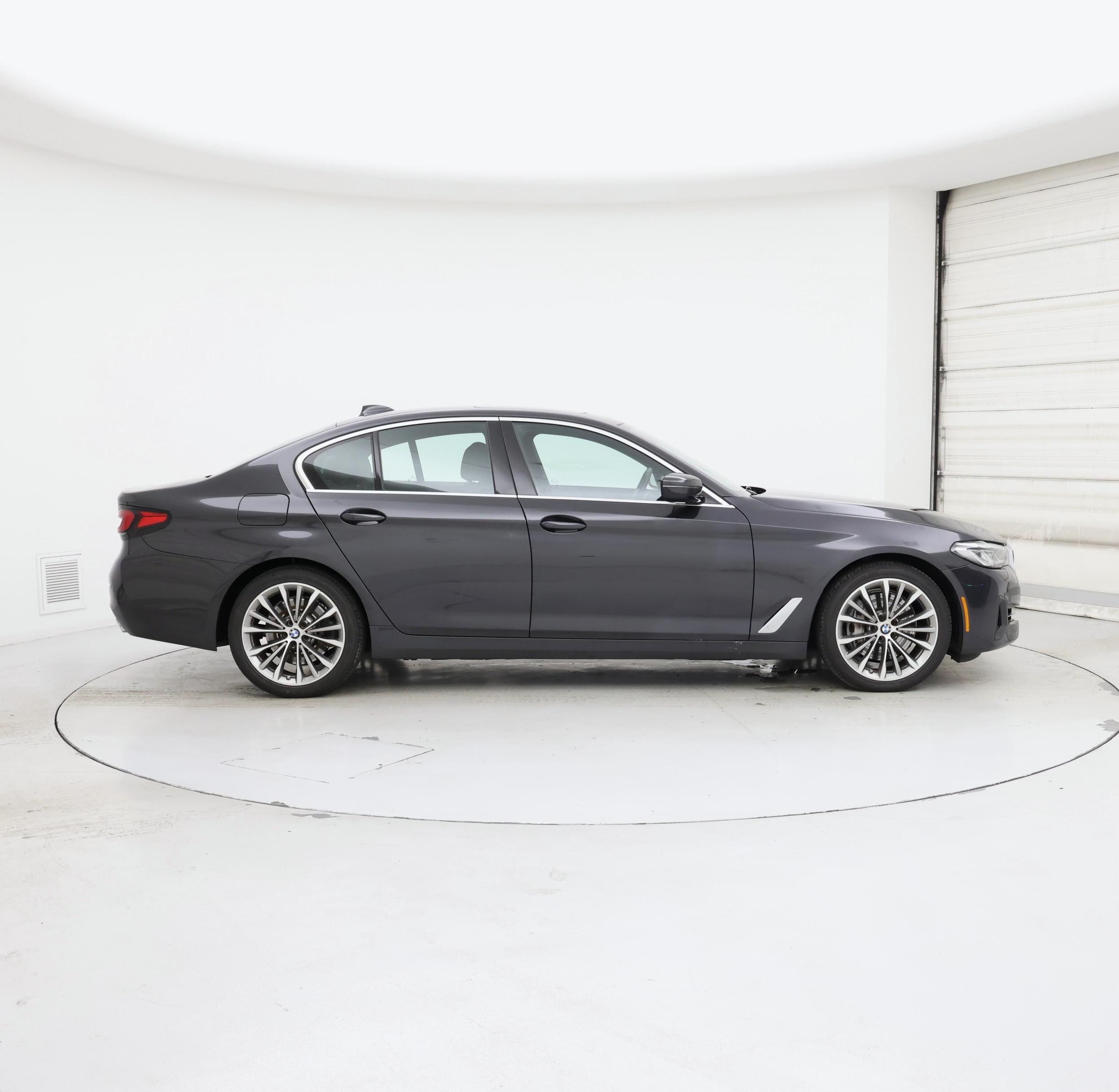 Thumbnail: 2021 BMW 5 Series - 7