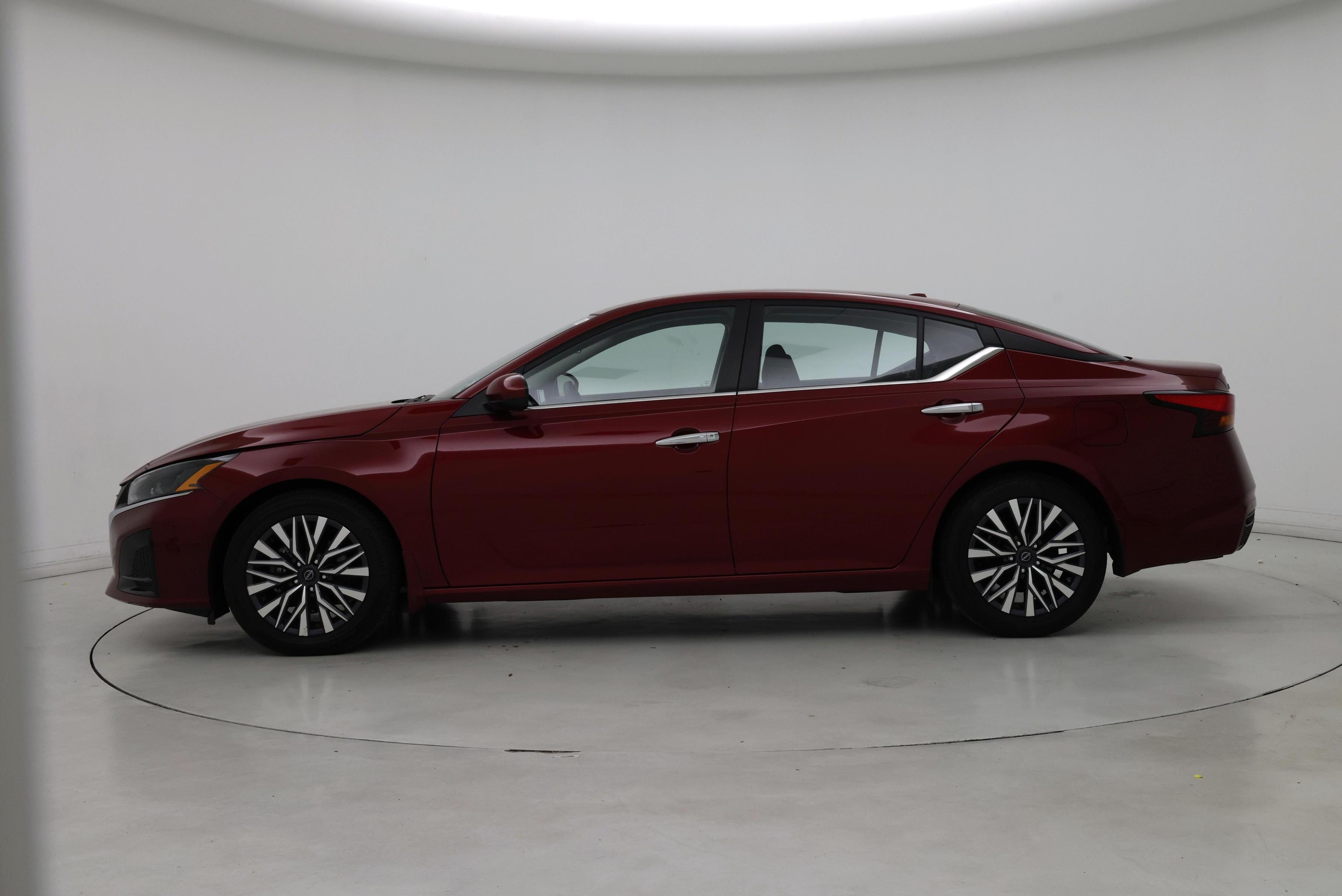 Thumbnail: 2023 Nissan Altima - 3