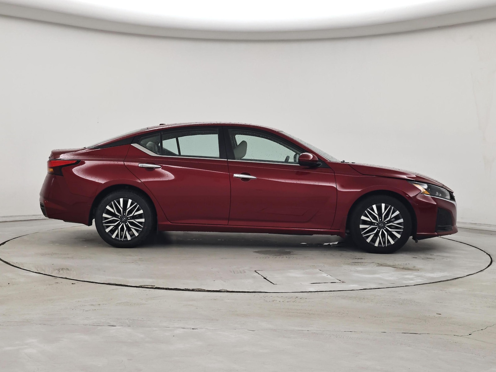 2023 Nissan Altima SV - Photo 8