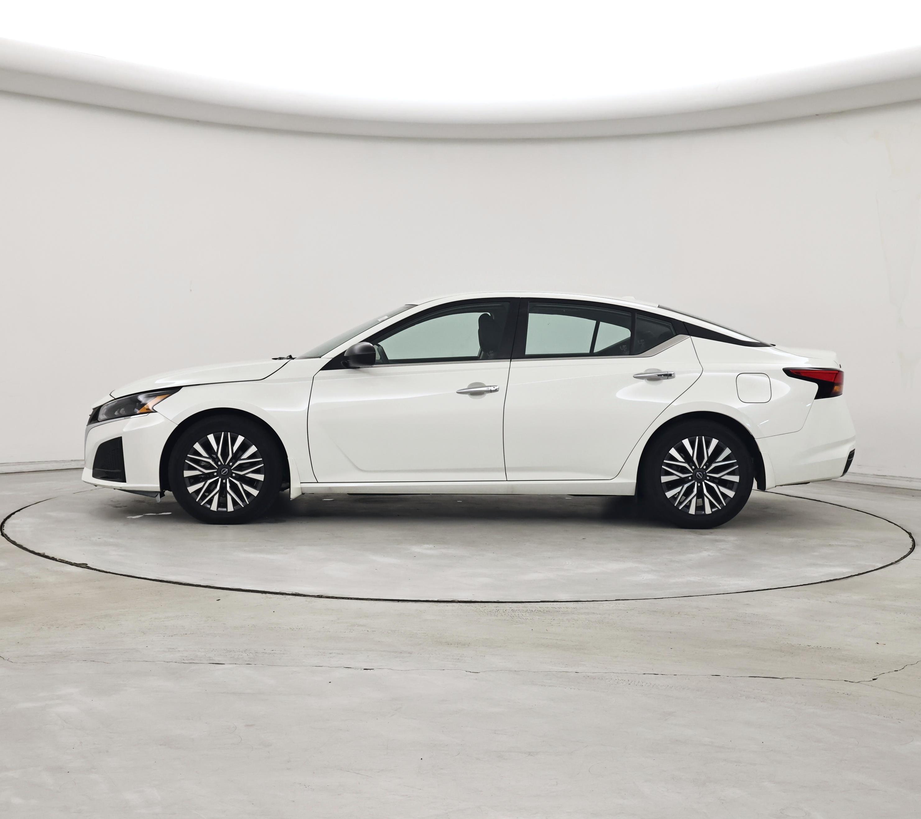 Thumbnail: 2024 Nissan Altima - 3