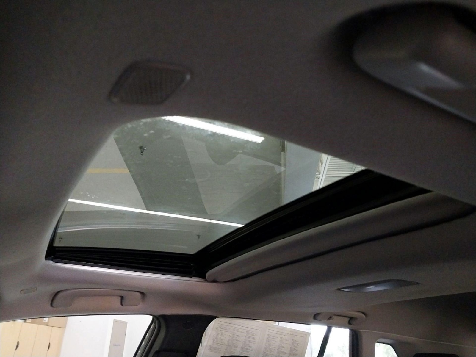 Sunroof(s) & Overhead Airbags