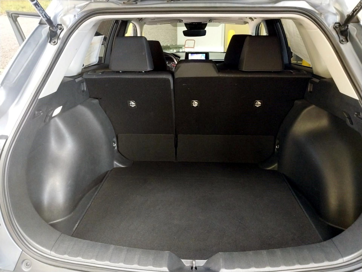 Trunk/Cargo (Seats Up)