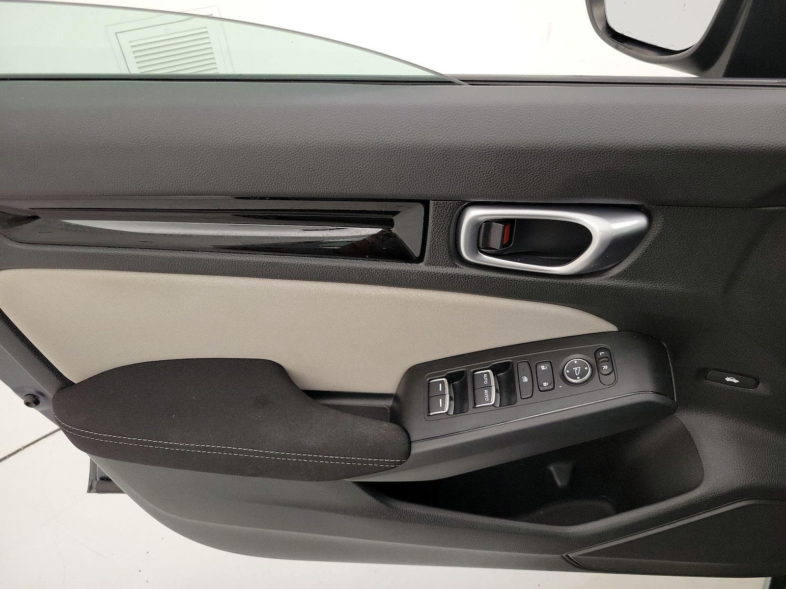 2023 Honda Civic EX - Photo 13