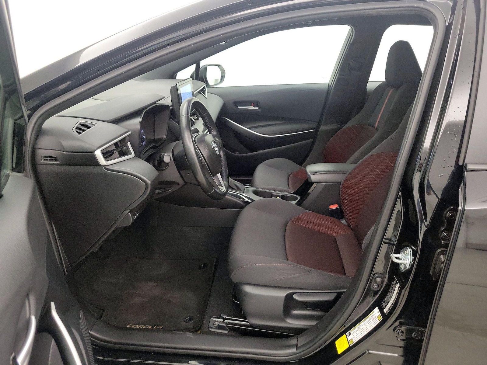 2025 Toyota Corolla SE - Photo 12