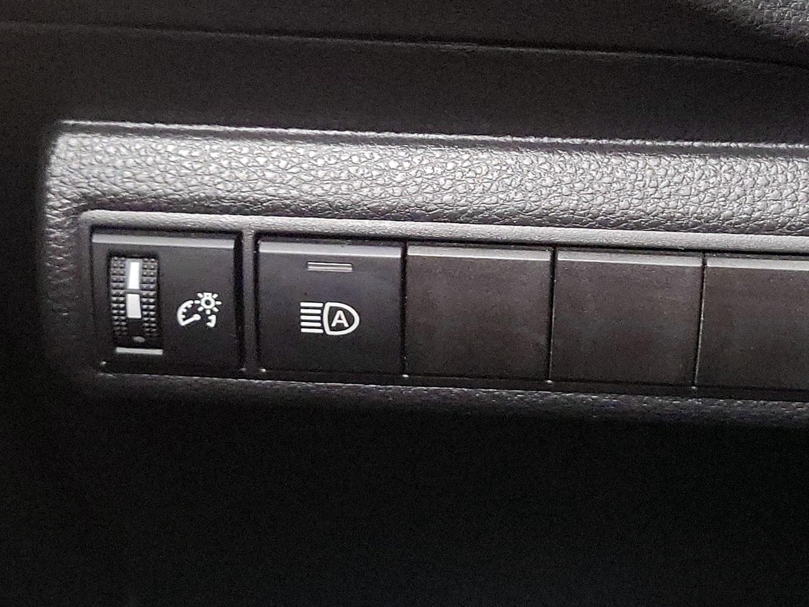 2025 Toyota Corolla SE - Photo 14