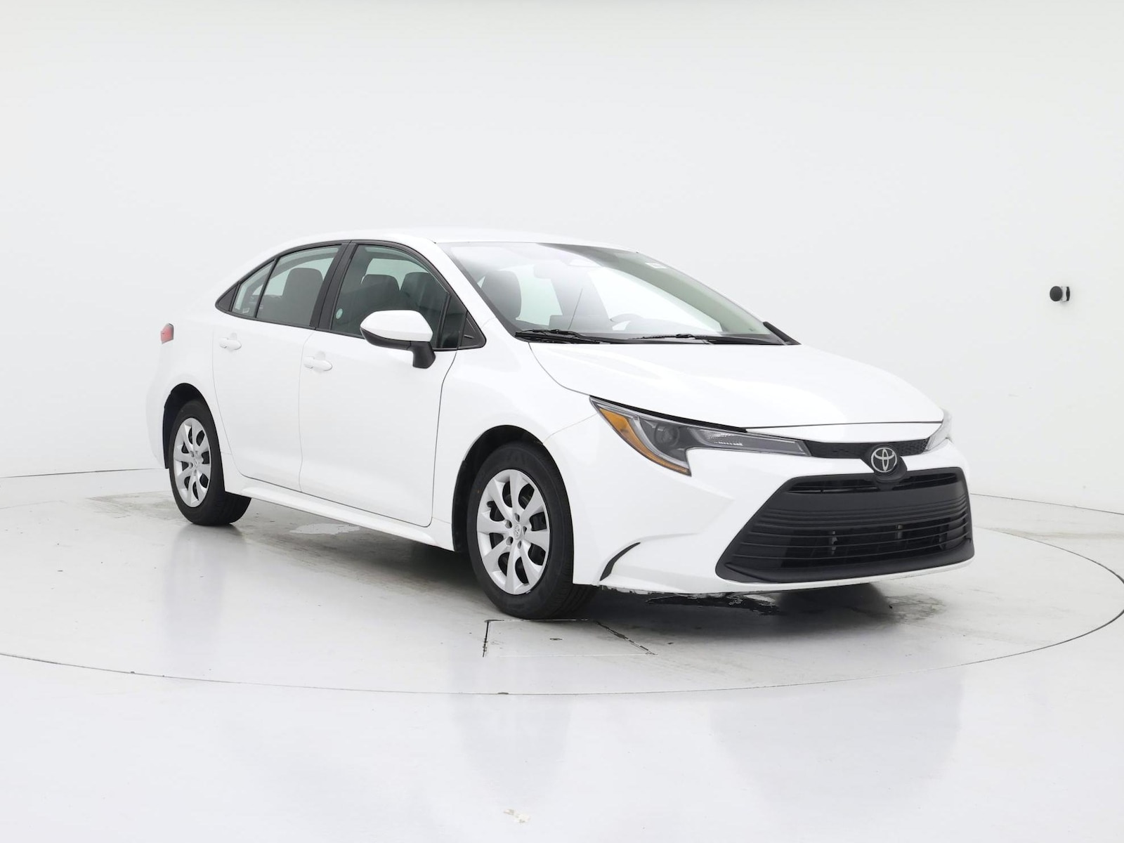 2024 Toyota Corolla LE - Photo 2