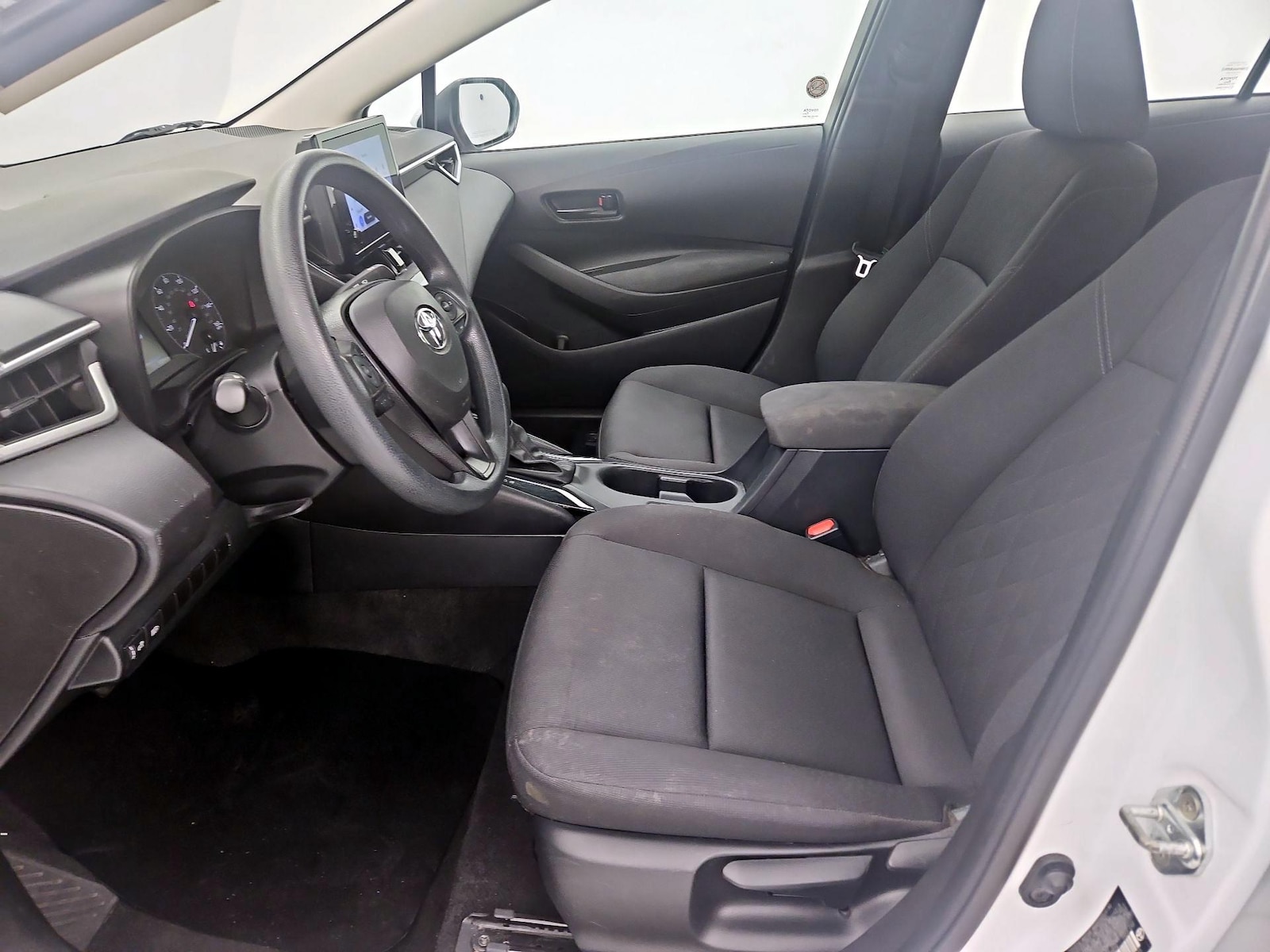2024 Toyota Corolla LE - Photo 12