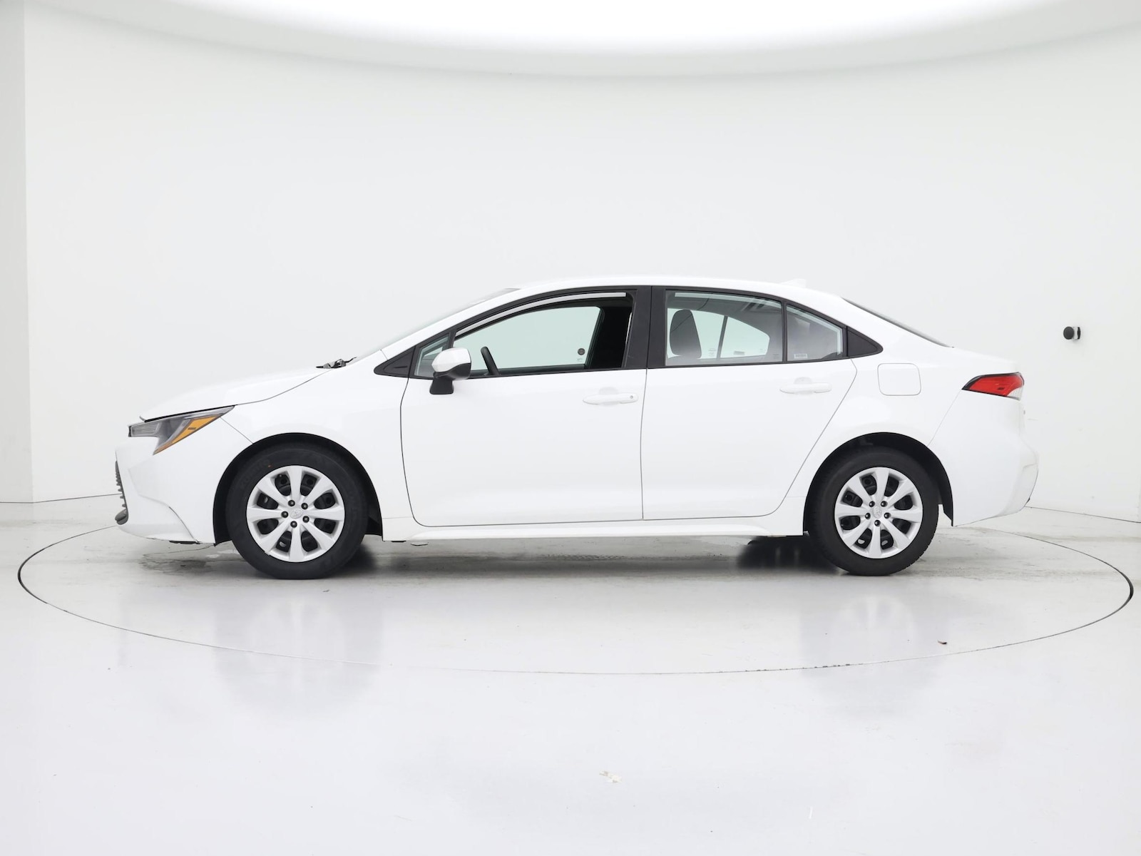 2024 Toyota Corolla LE - Photo 4