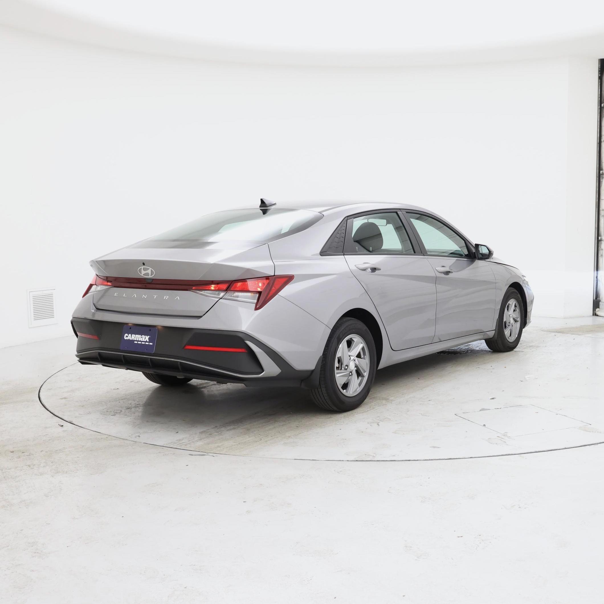 Thumbnail: 2025 Hyundai Elantra - 8